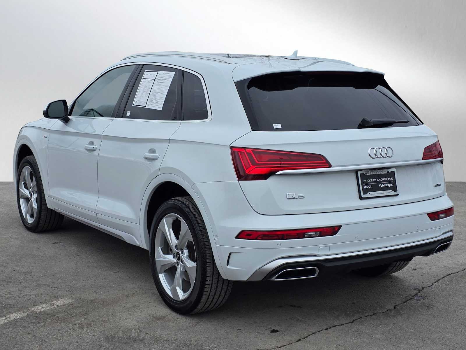 View vehicle photo 5