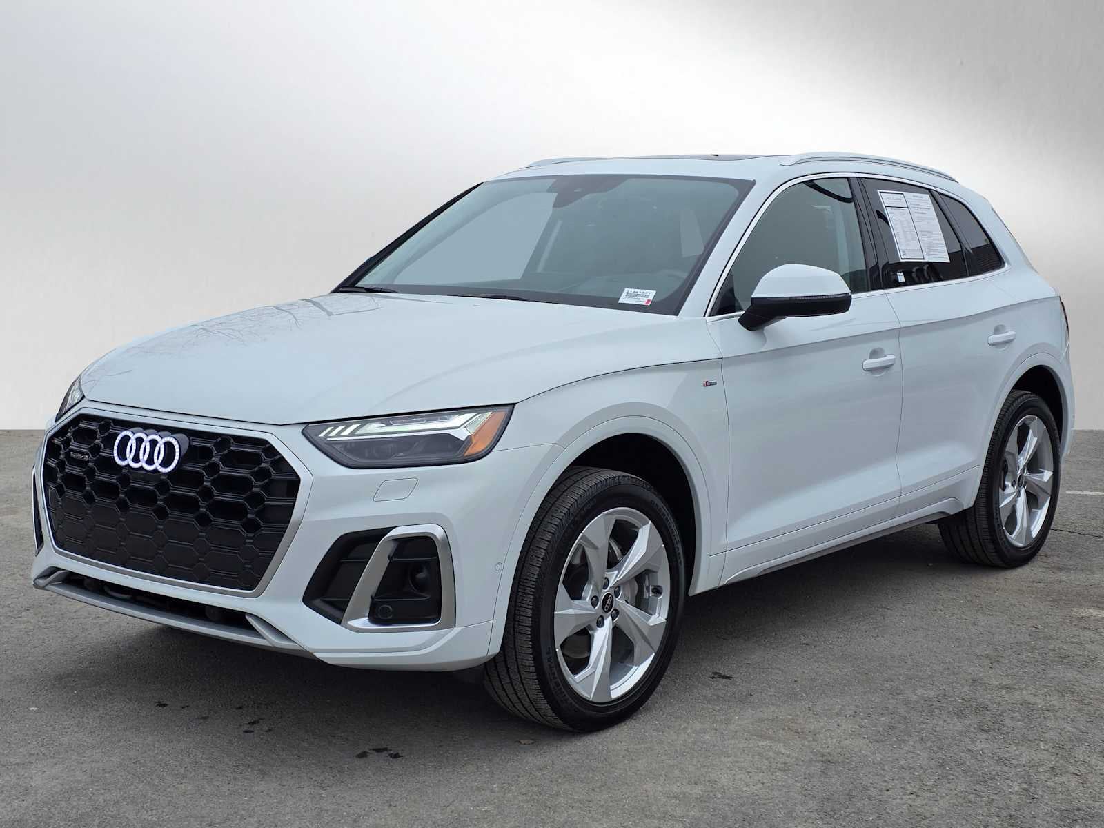 View vehicle photo 7