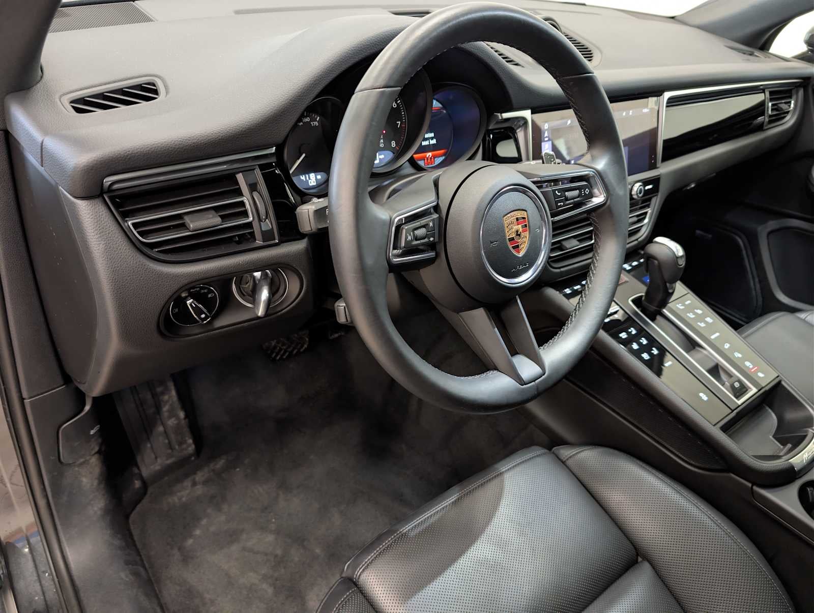 View vehicle photo 4