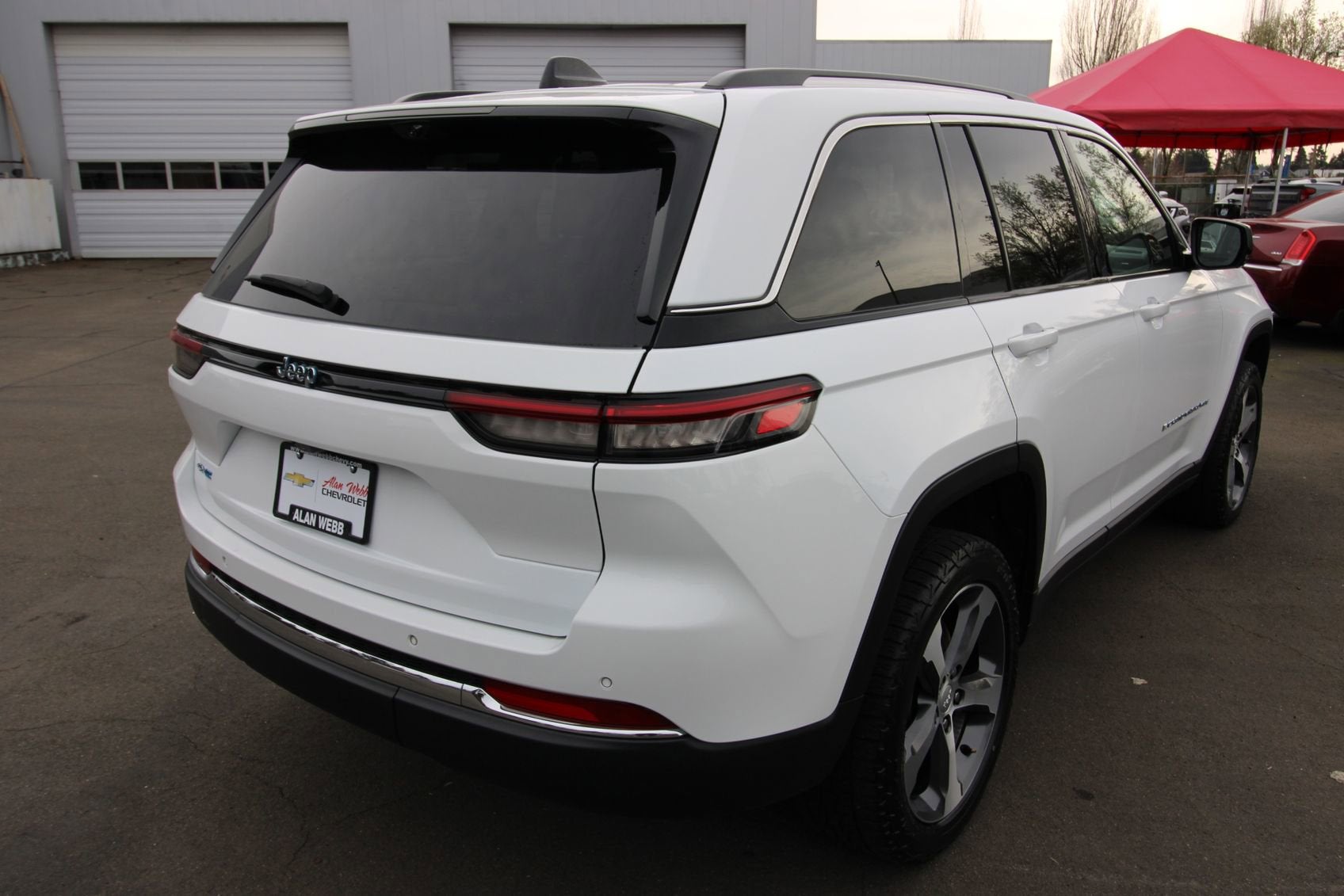 View vehicle photo 3