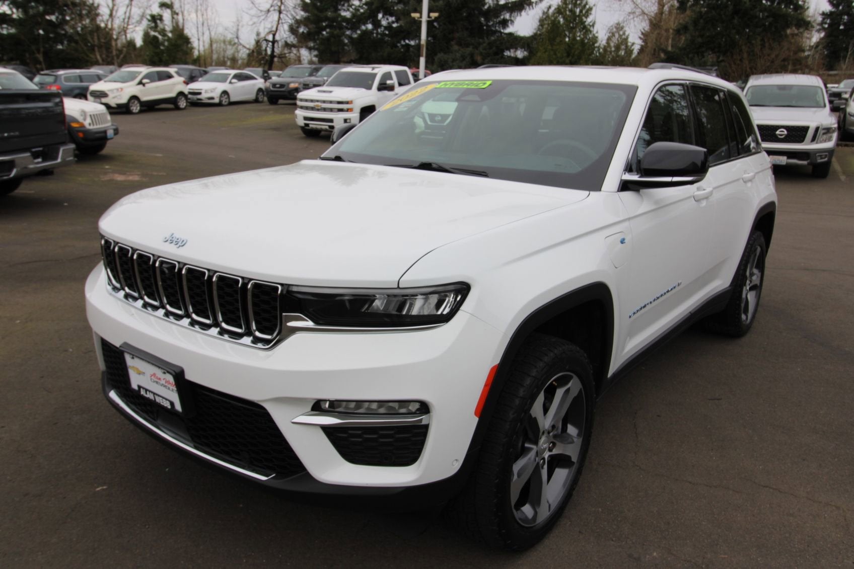 View vehicle photo 7