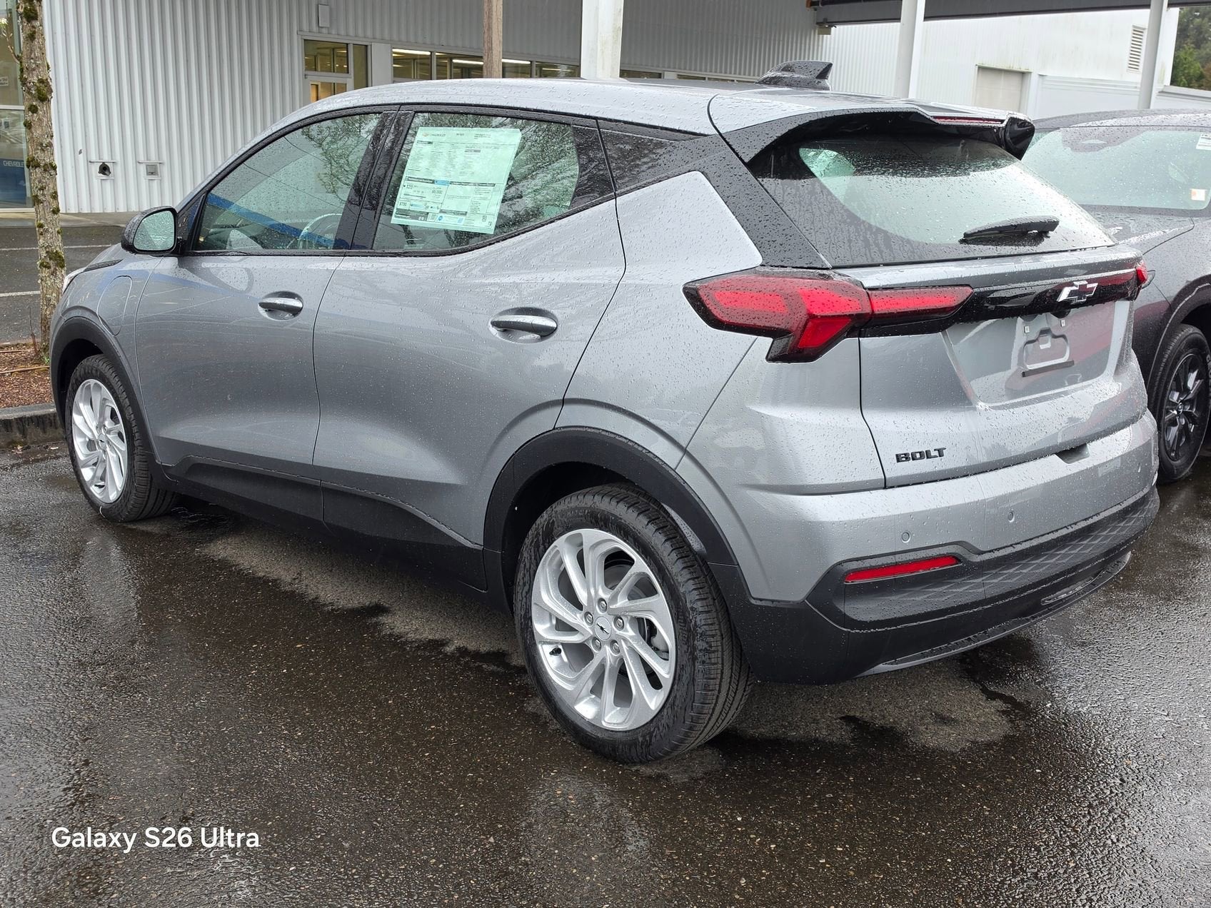 View vehicle photo 4