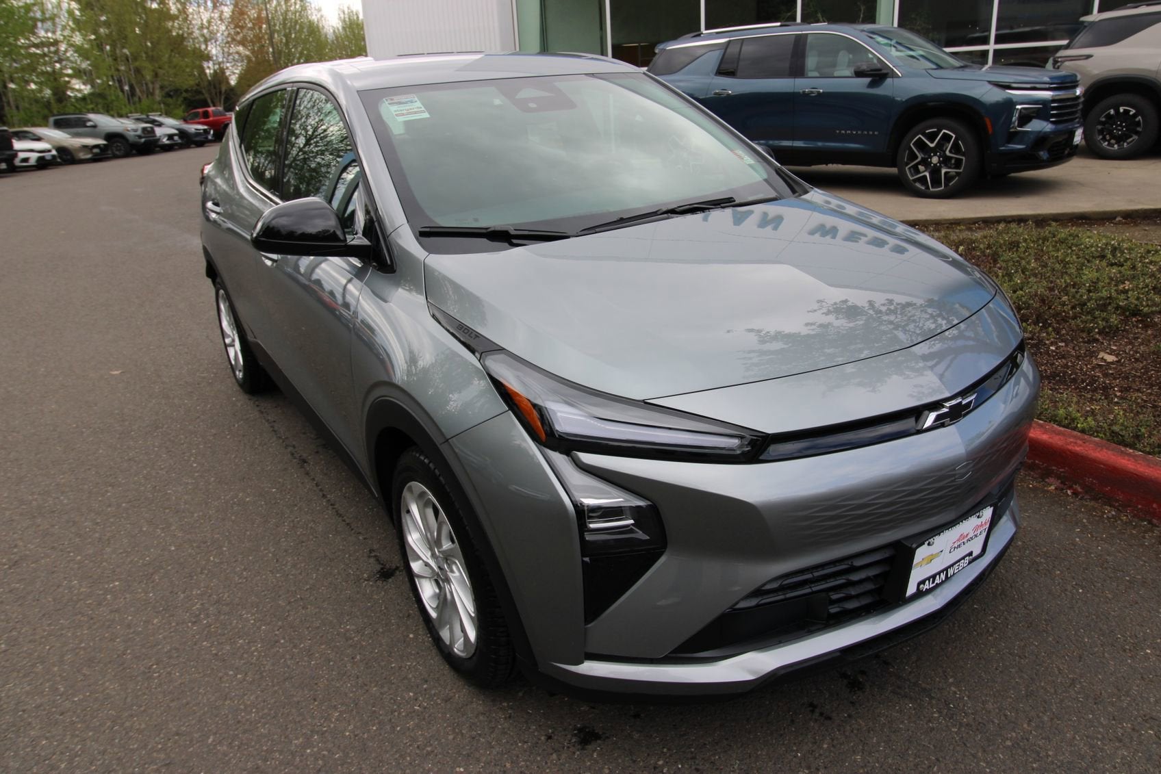 View vehicle photo 2