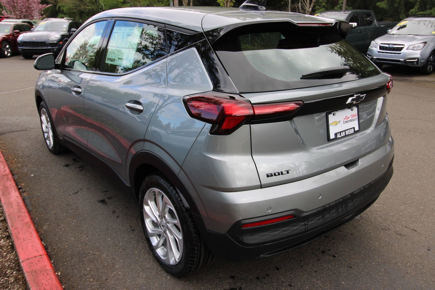 View vehicle photo 6