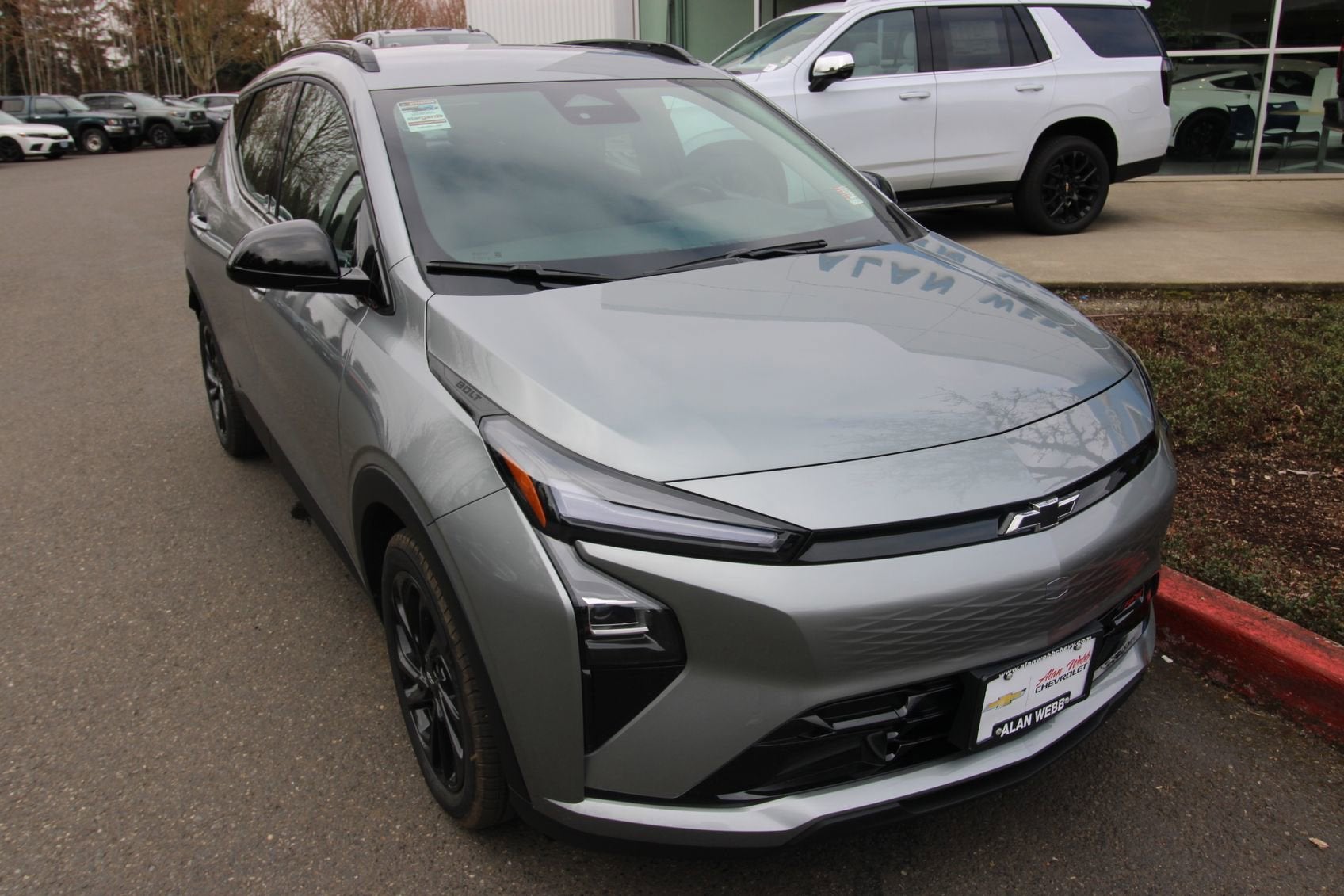 View vehicle photo 2