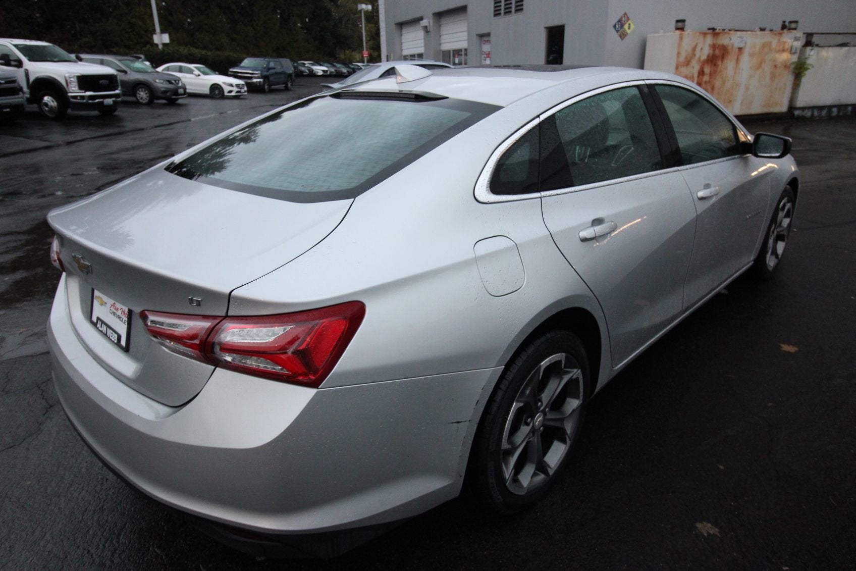 View vehicle photo 5