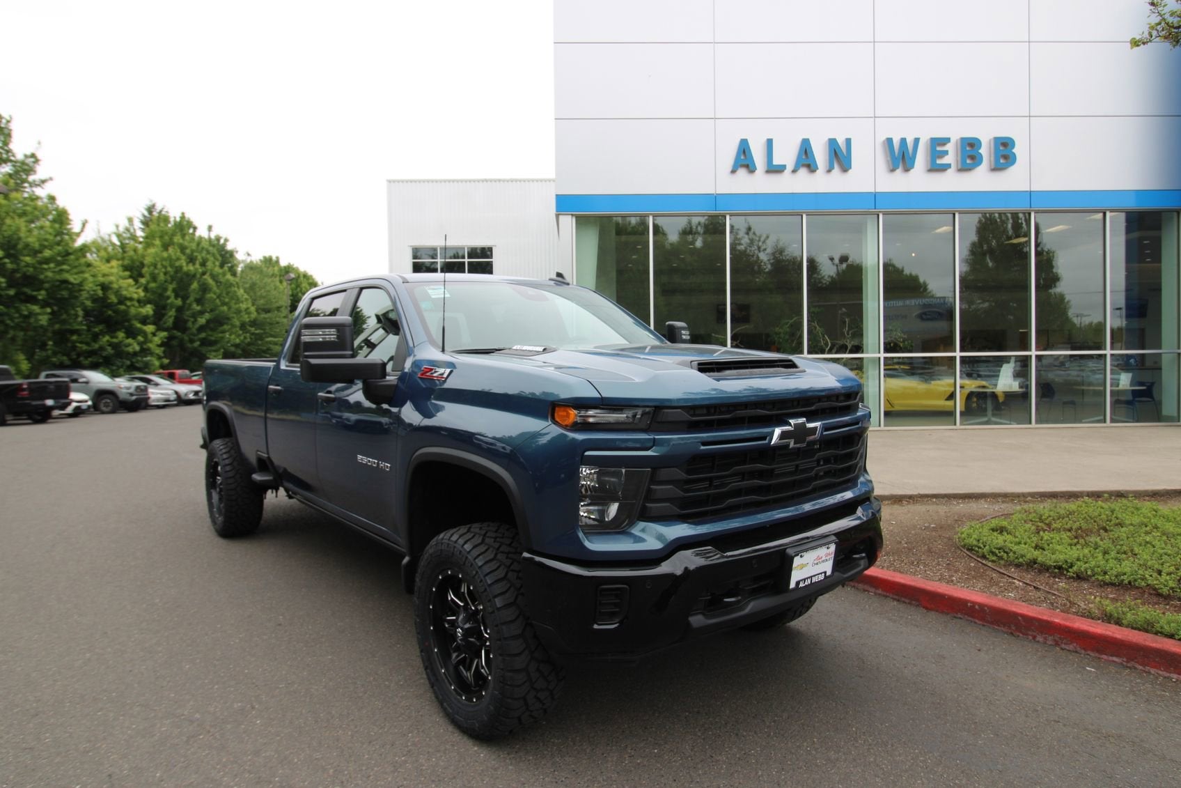 Lakeshore Blue Metallic 2026 Chevrolet Silverado 2500HD Custom Crew Cab 4WD Pickup Truck Four-Wheel Drive Automatic