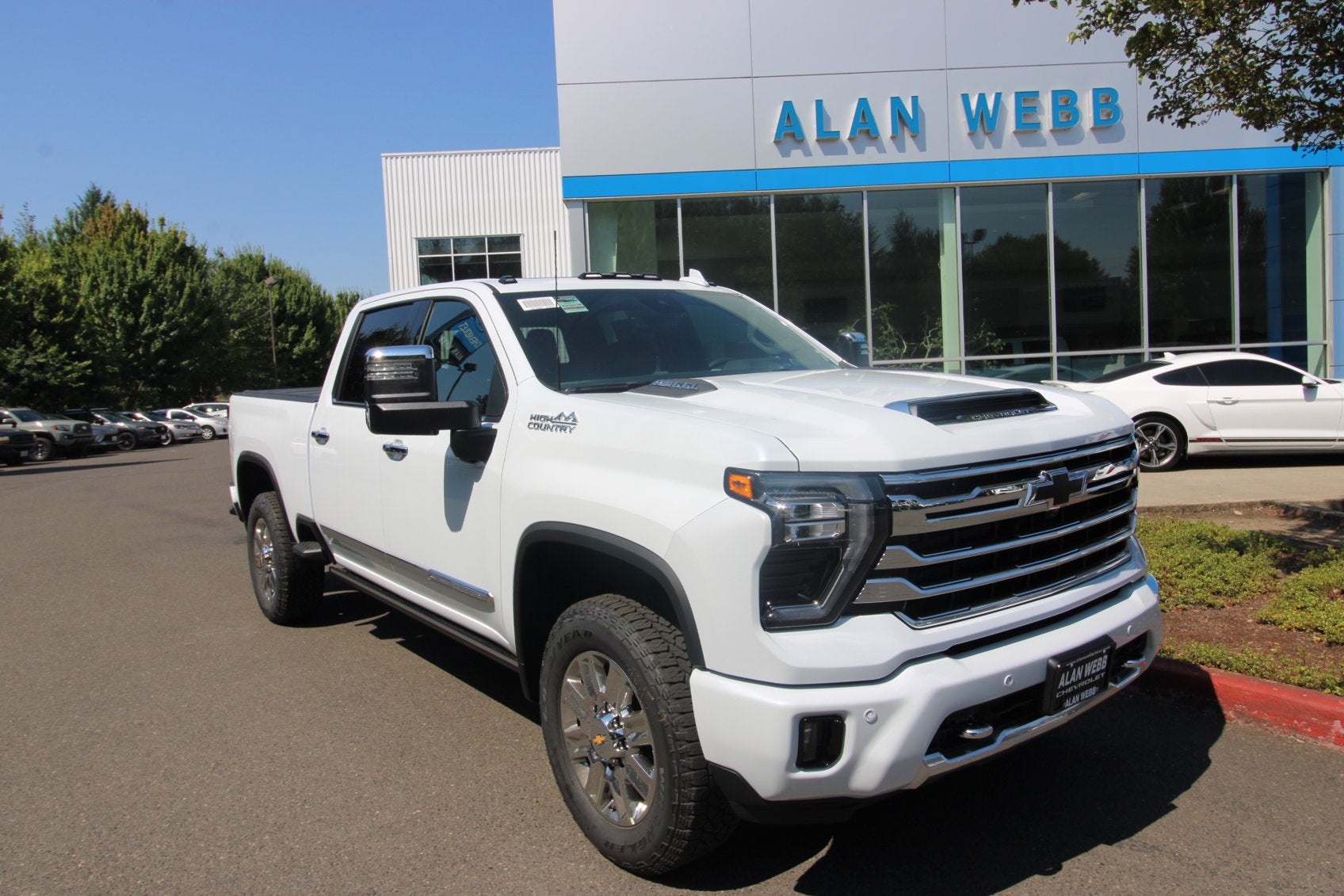 Polar White Tricoat 2026 Chevrolet Silverado 2500HD Pickup Truck Four-Wheel Drive Automatic