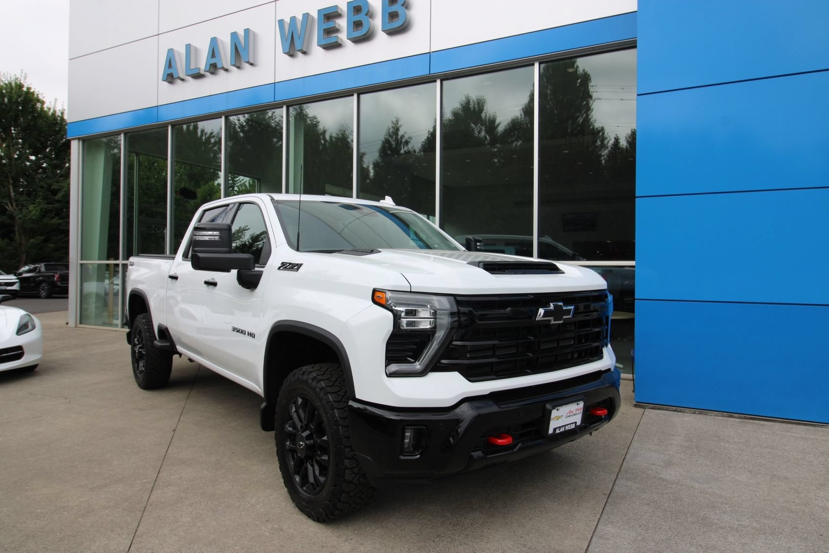 Summit White 2026 Chevrolet Silverado 3500HD Pickup Truck Four-Wheel Drive Automatic
