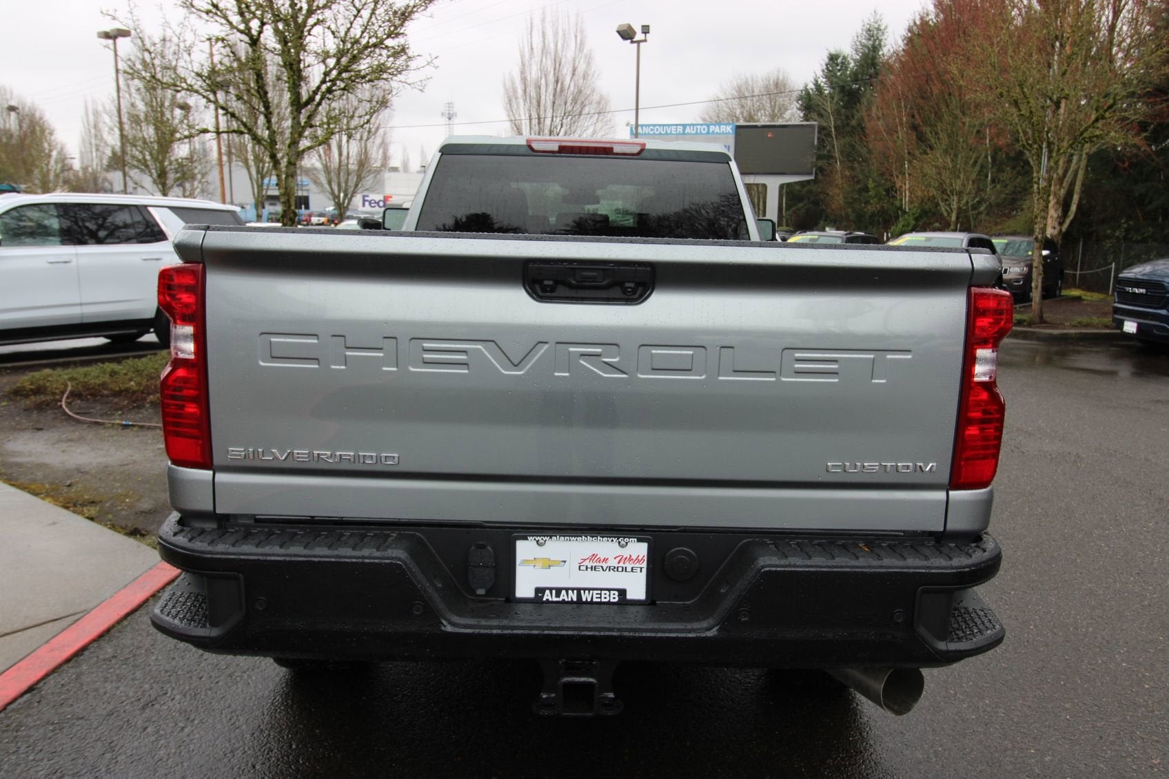 View vehicle photo 5