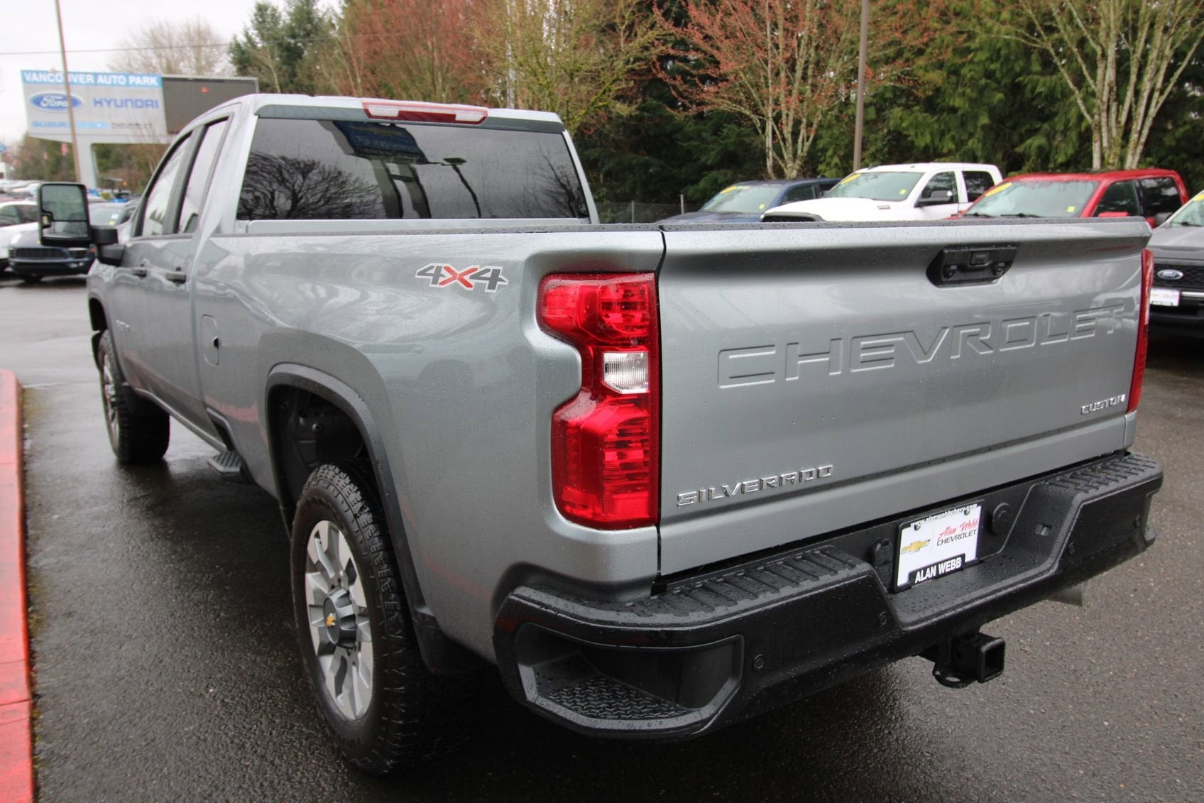 View vehicle photo 6