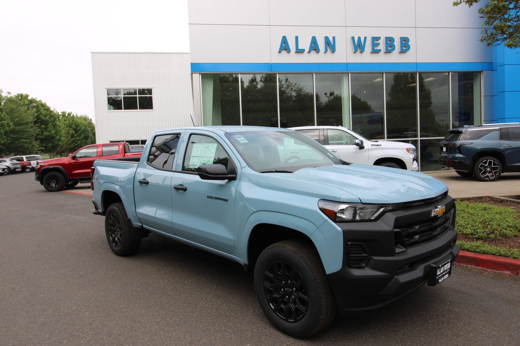 Snowdrift Metallic 2026 Chevrolet Colorado Pickup Truck Four-Wheel Drive Automatic