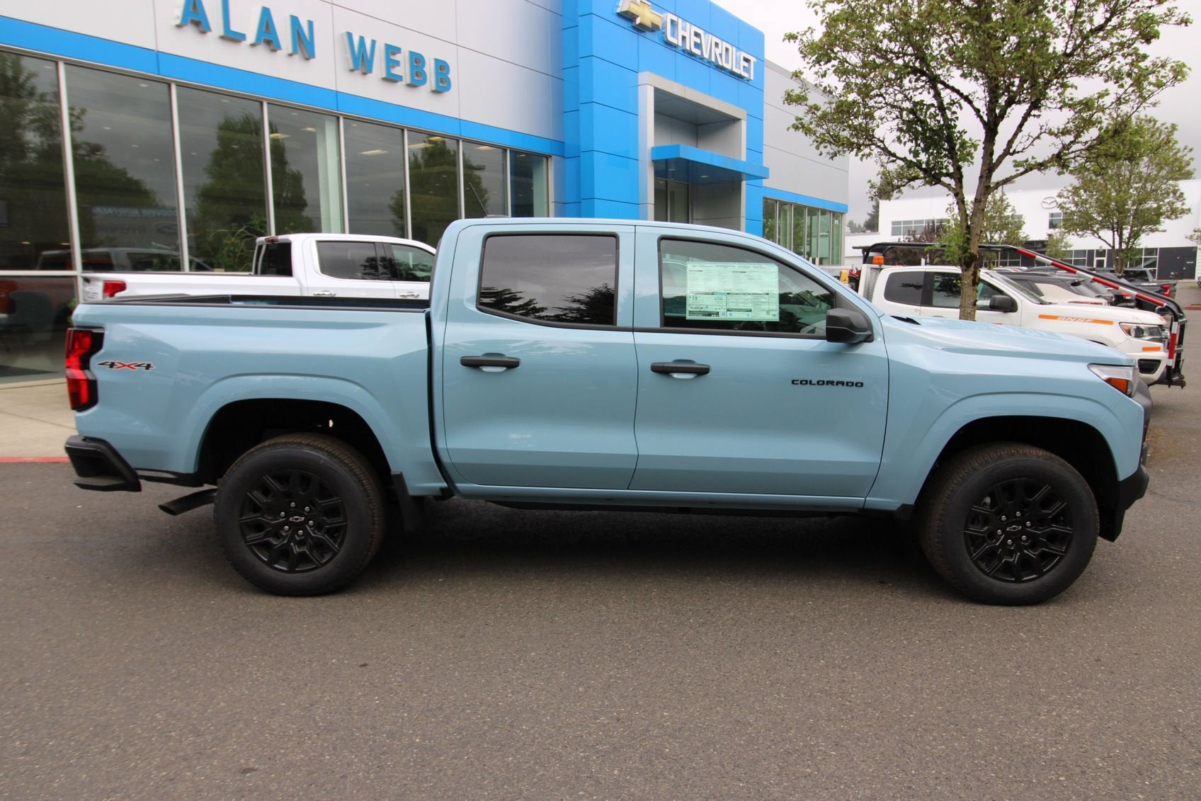 View vehicle photo 3