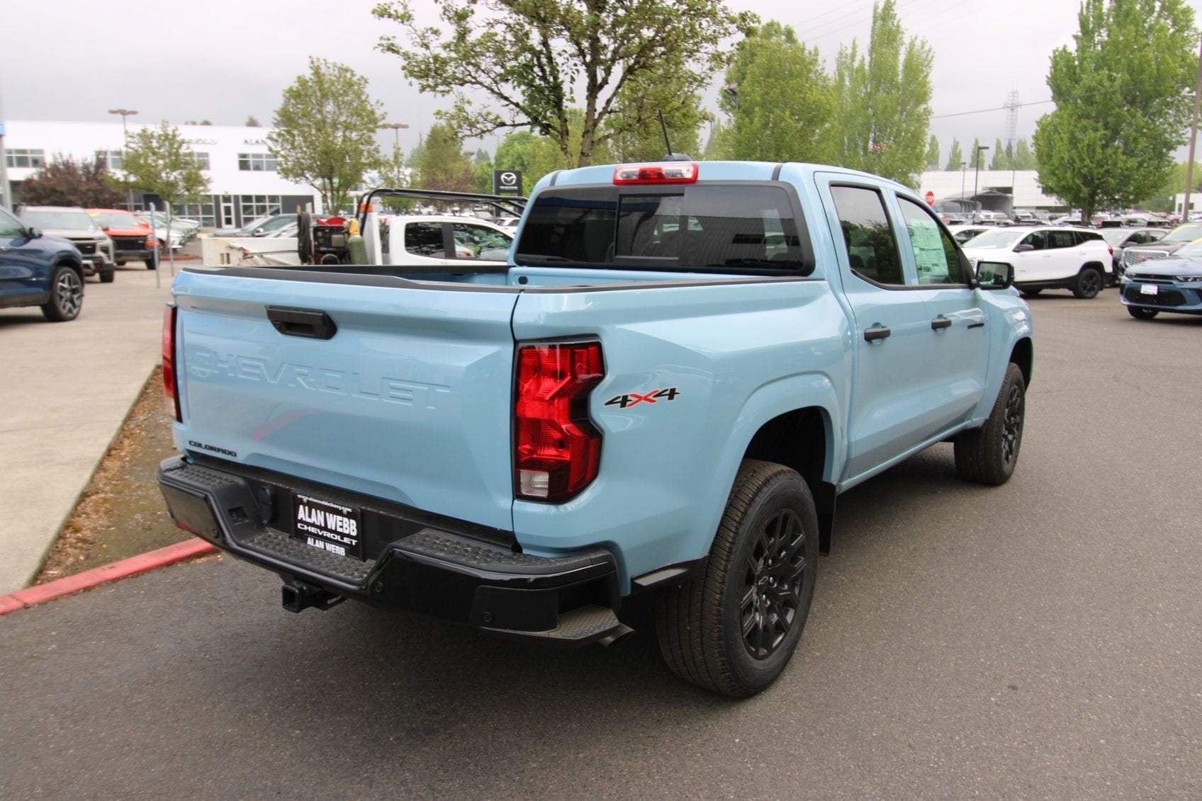 View vehicle photo 4
