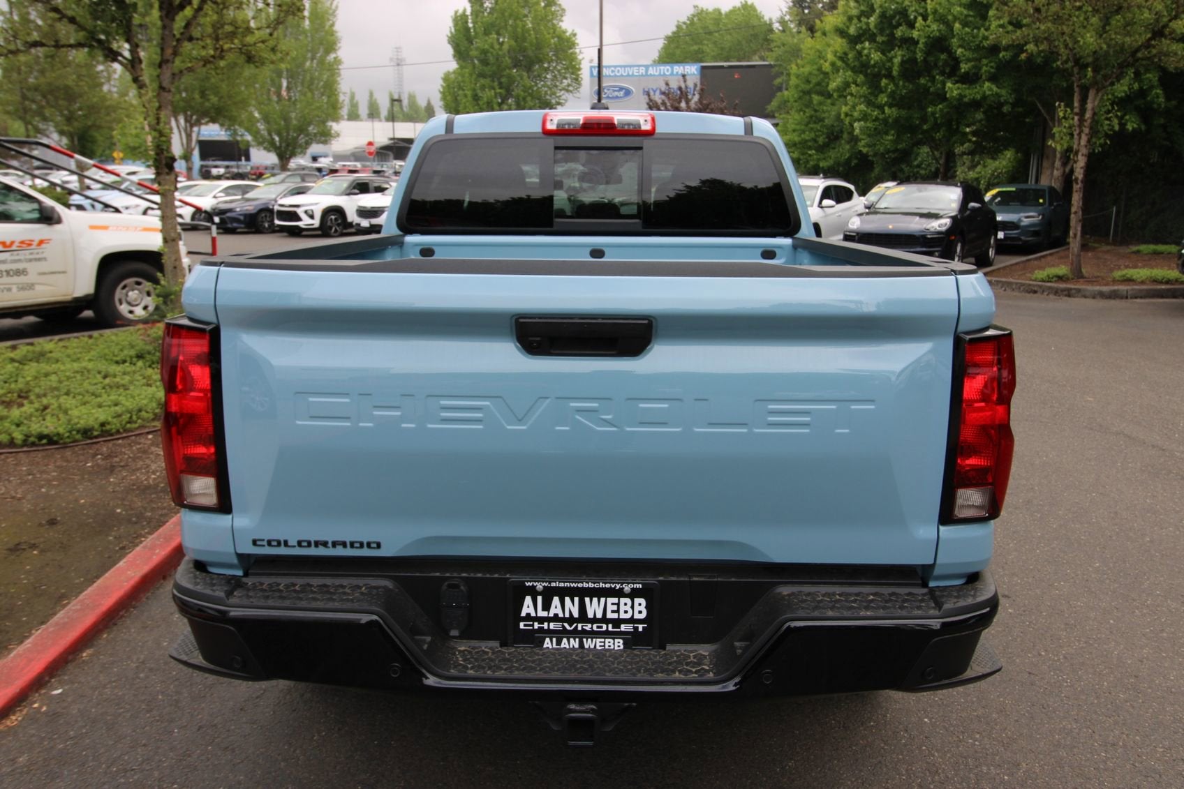 View vehicle photo 5