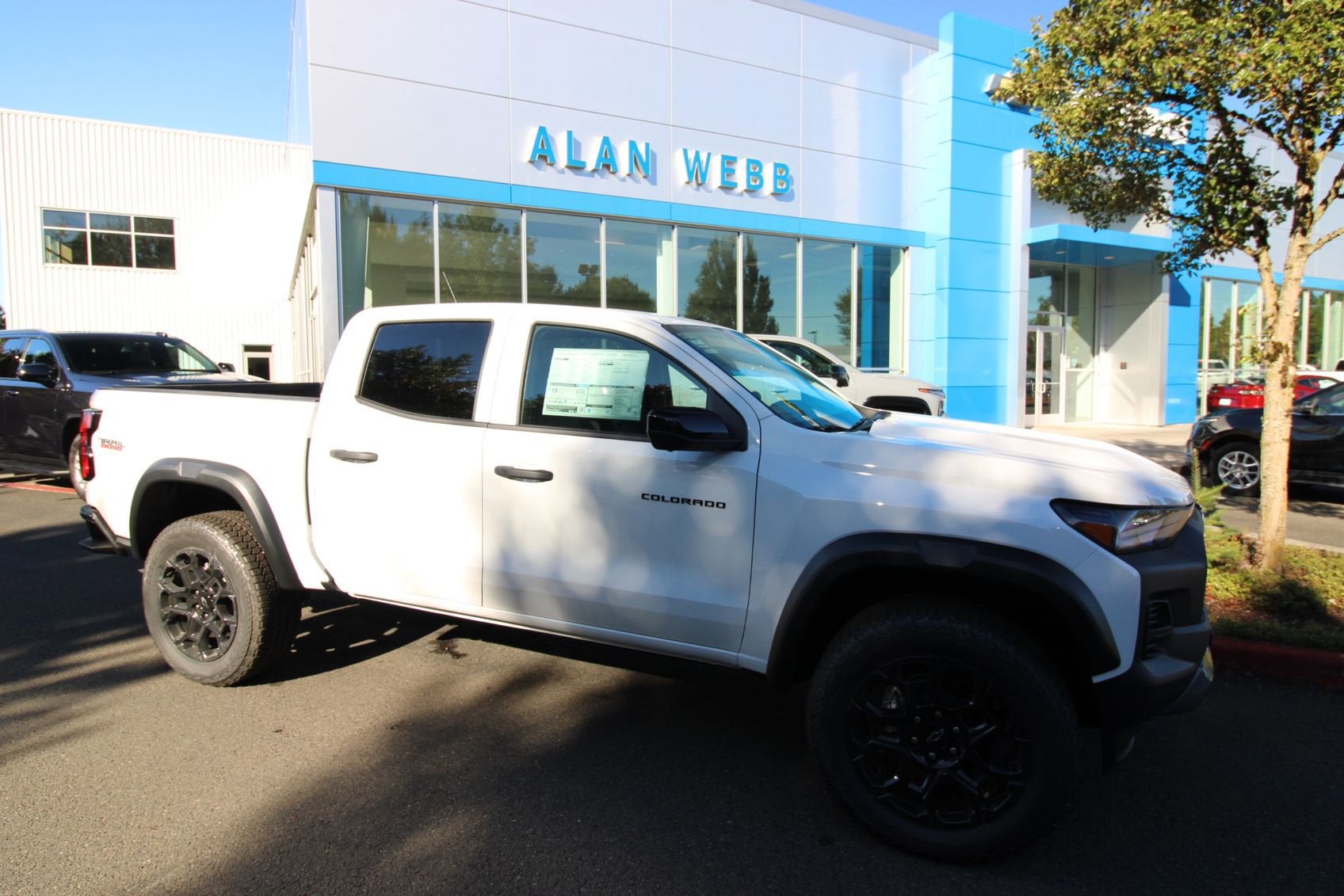 Summit White 2026 Chevrolet Colorado Pickup Truck Four-Wheel Drive Automatic