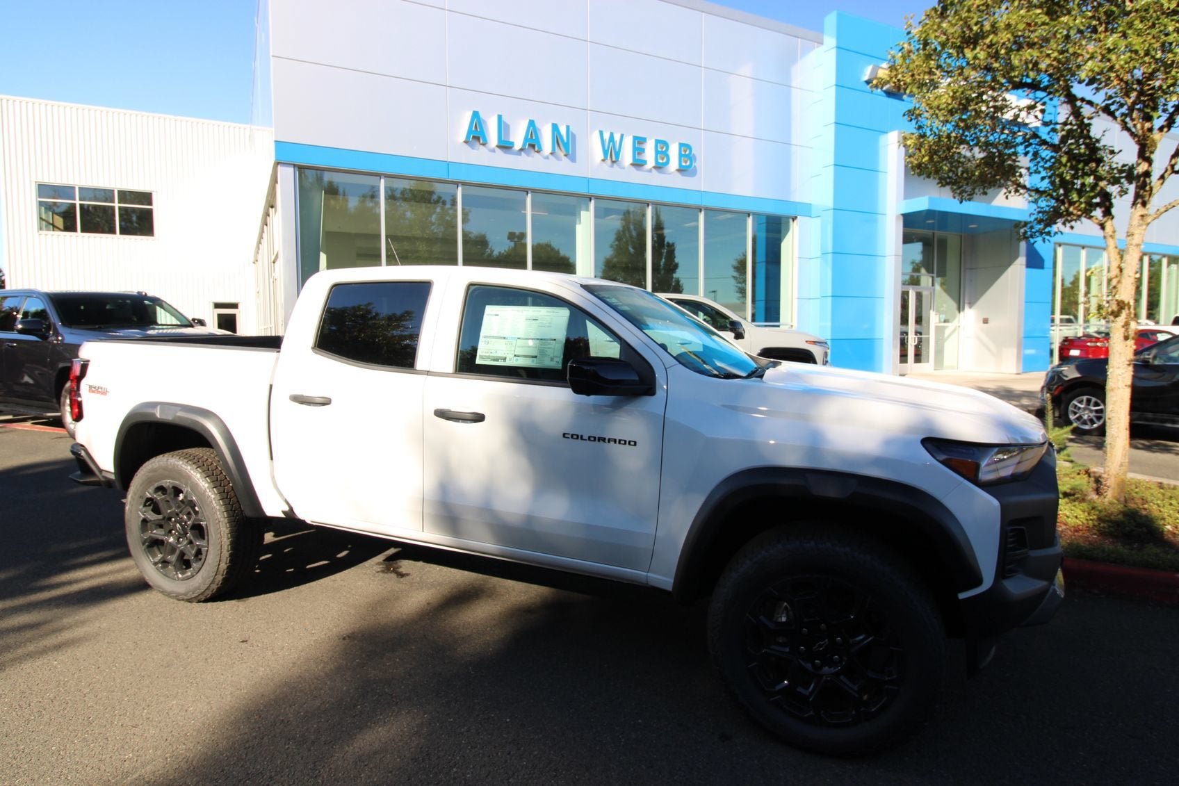 Summit White 2026 Chevrolet Colorado Pickup Truck Four-Wheel Drive Automatic