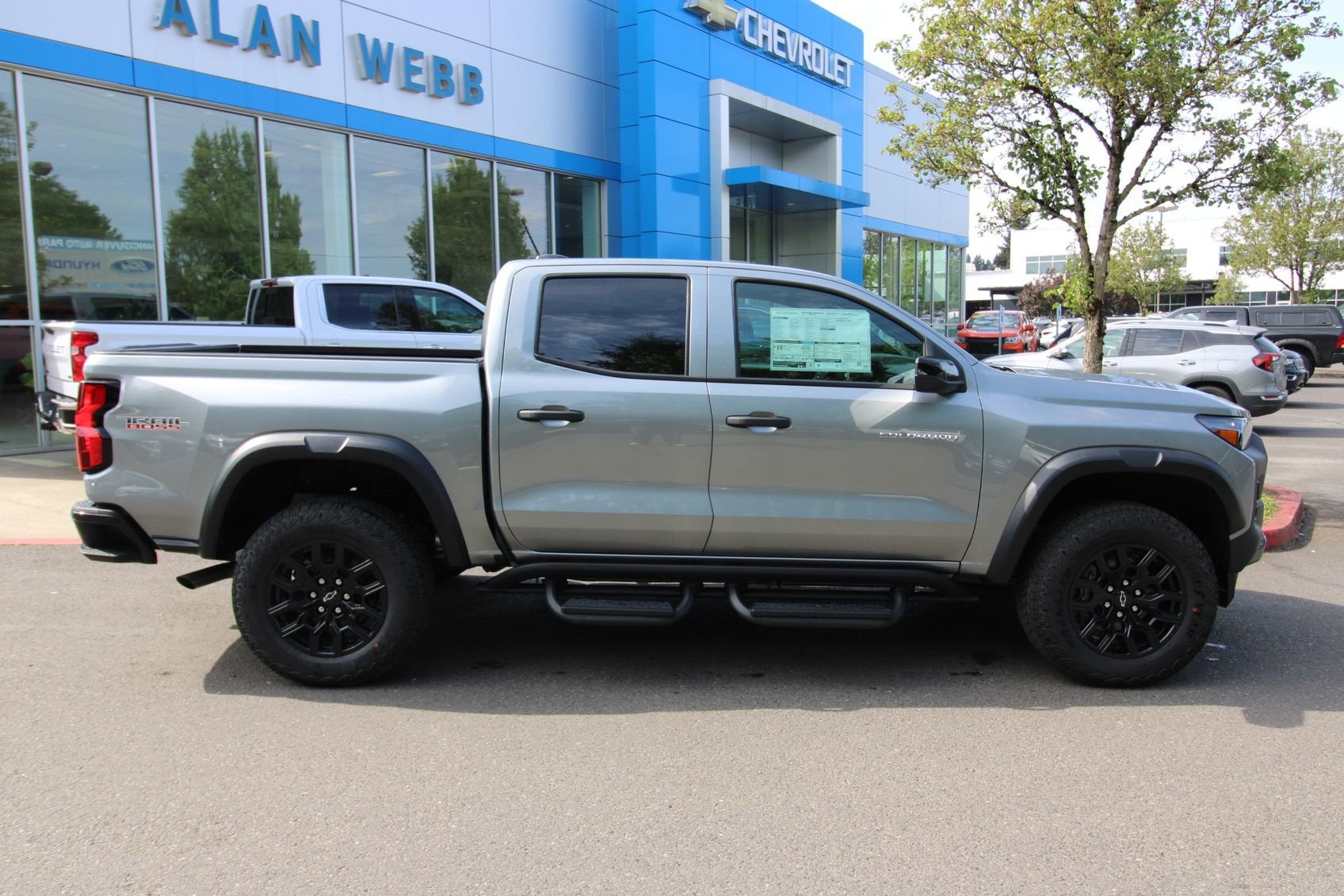 View vehicle photo 3