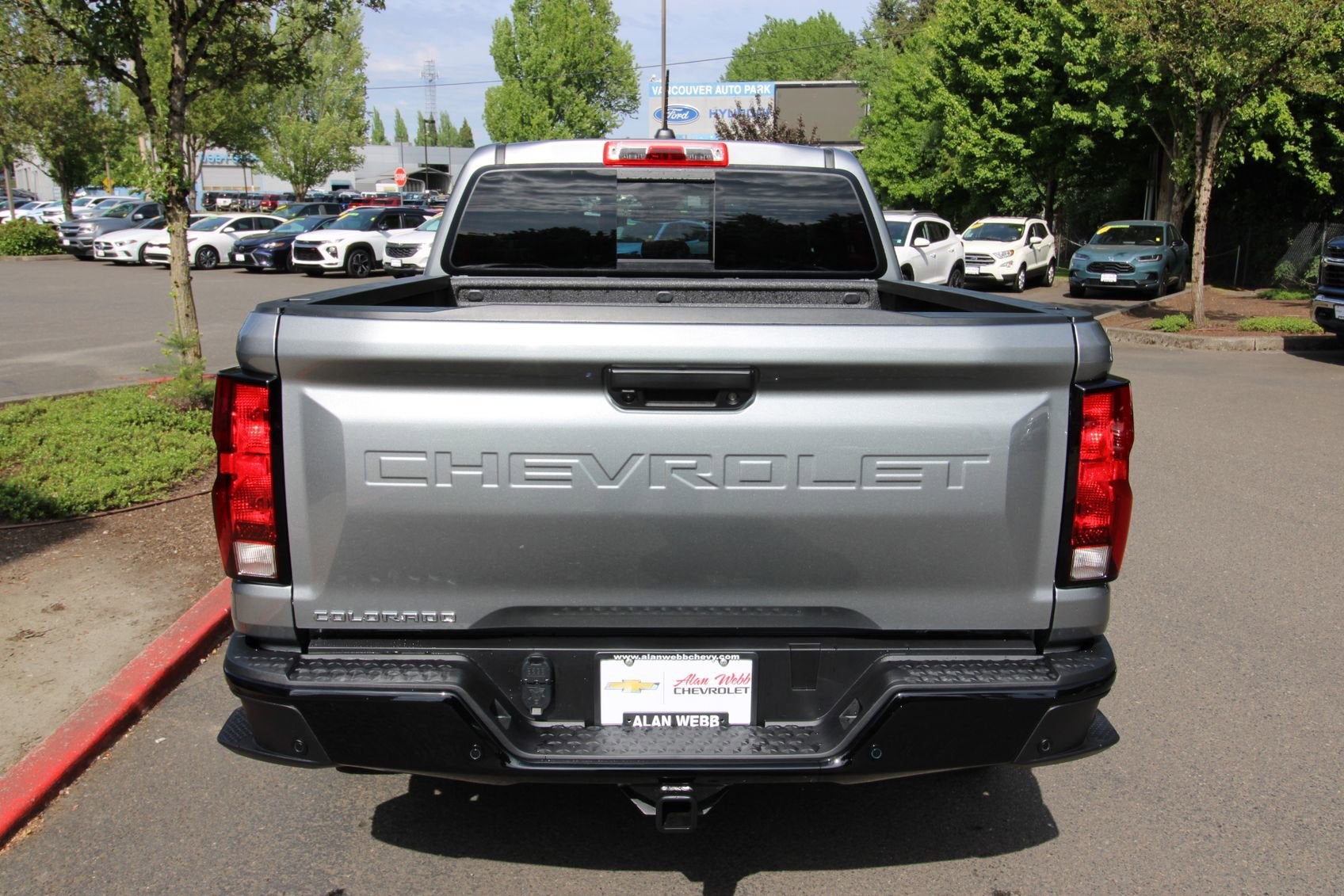 View vehicle photo 5