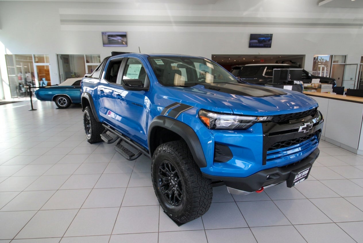 Reef Blue Metallic 2026 Chevrolet Colorado Pickup Truck Four-Wheel Drive Automatic