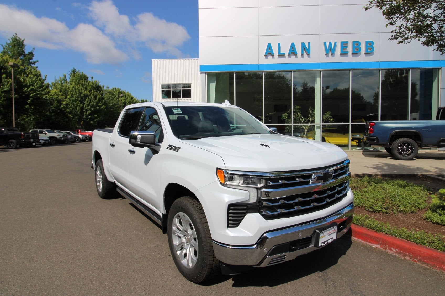 Polar White Tricoat 2026 Chevrolet Silverado 1500 Pickup Truck Four-Wheel Drive Automatic