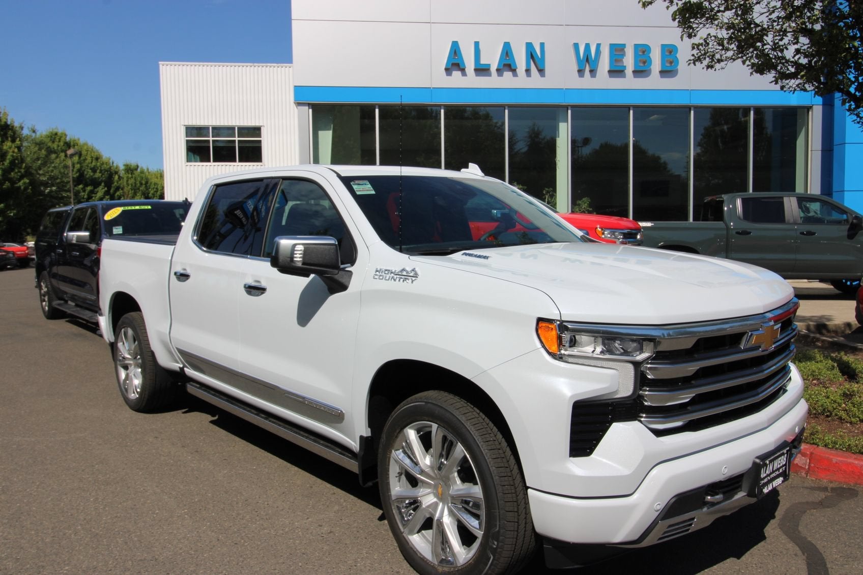 Polar White Tricoat 2026 Chevrolet Silverado 1500 Pickup Truck Four-Wheel Drive Automatic