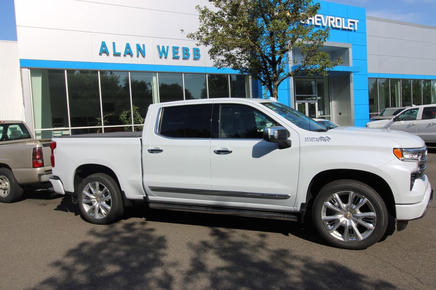 Polar White Tricoat 2026 Chevrolet Silverado 1500 Pickup Truck Four-Wheel Drive Automatic