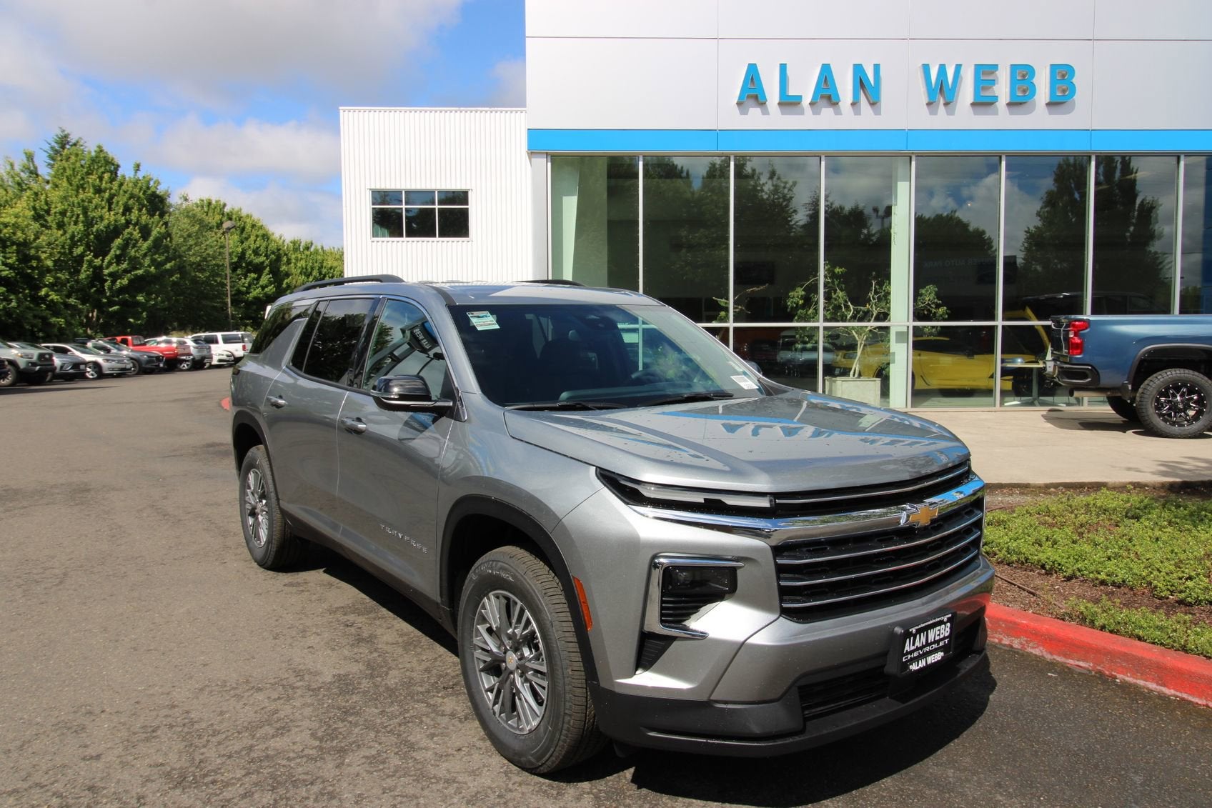 Sterling Gray Metallic 2026 Chevrolet Traverse SUV / Crossover Front-Wheel Drive Automatic
