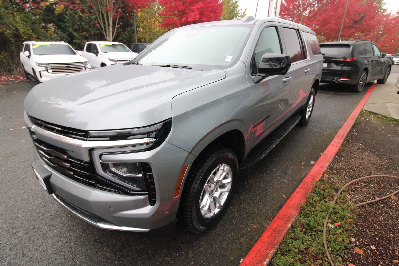 View vehicle photo 5