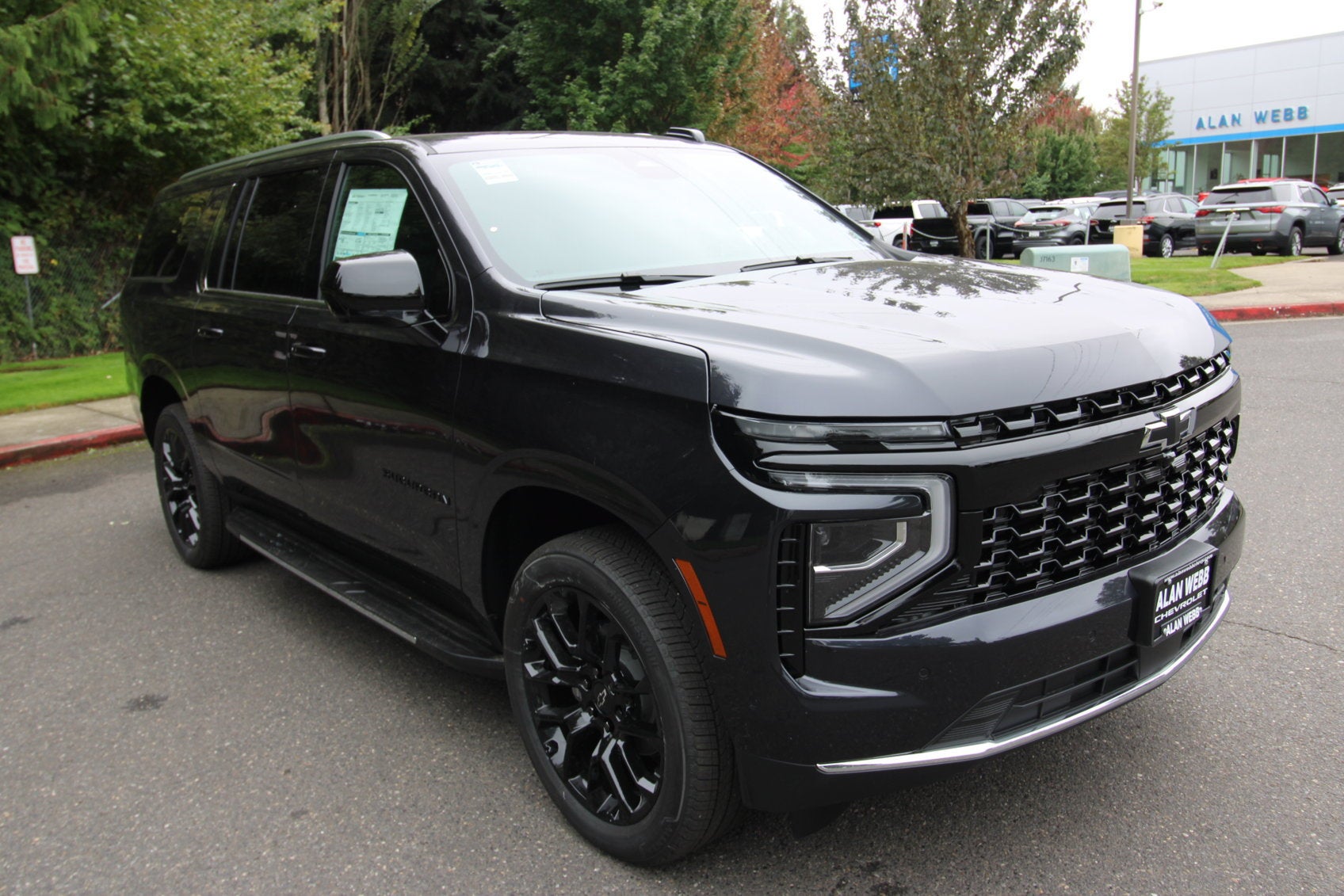 Dark Ash Metallic 2026 Chevrolet Suburban SUV / Crossover Four-Wheel Drive Automatic