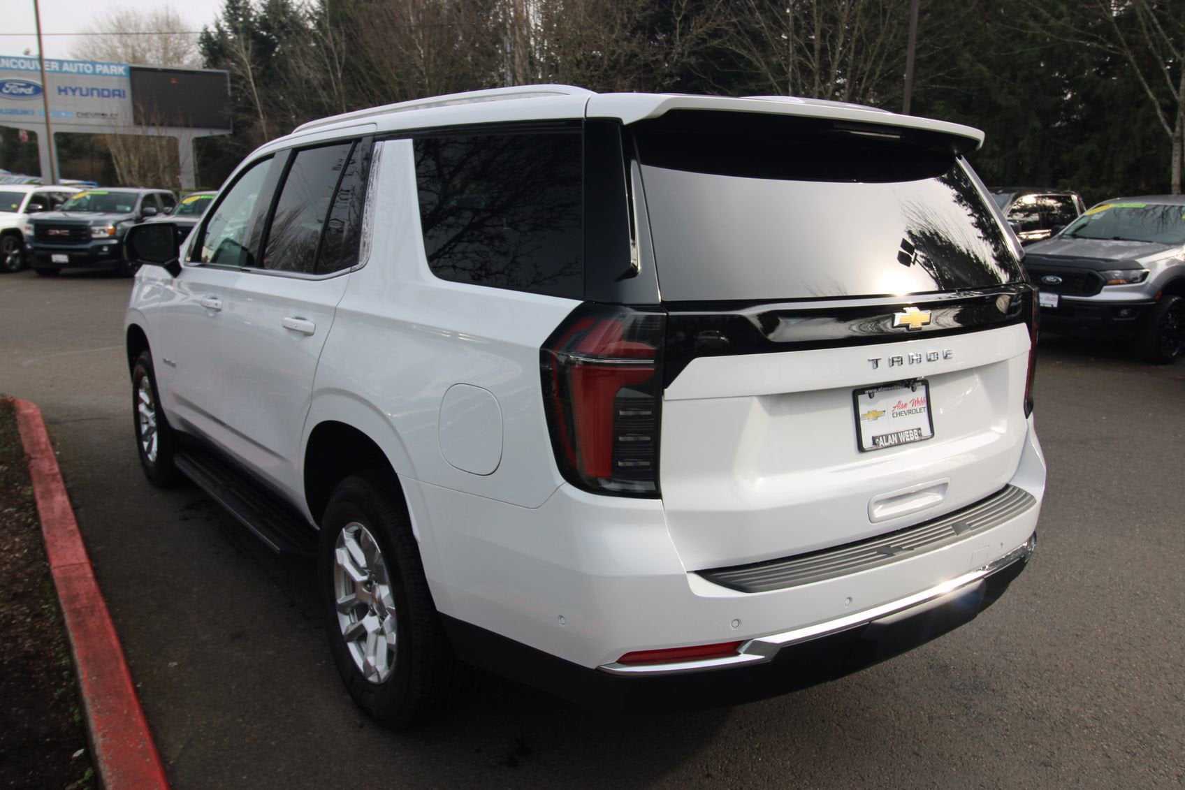 View vehicle photo 5