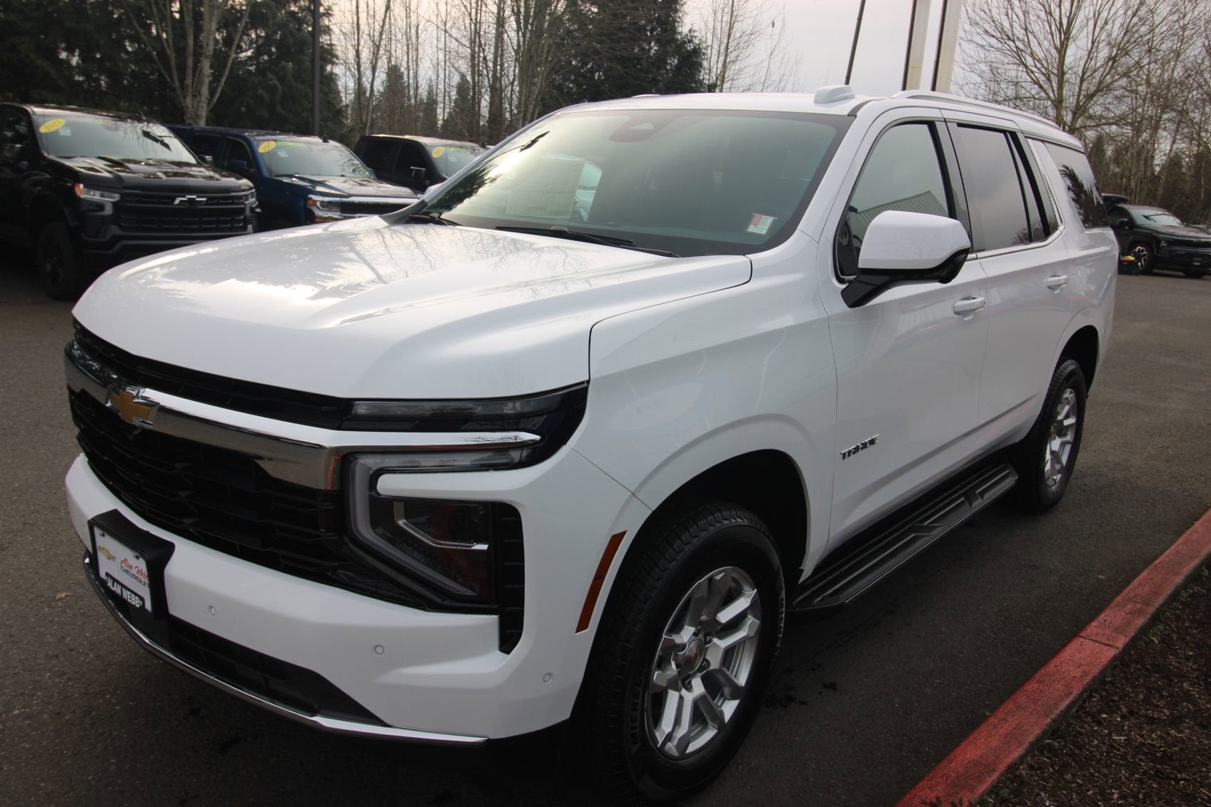 View vehicle photo 7