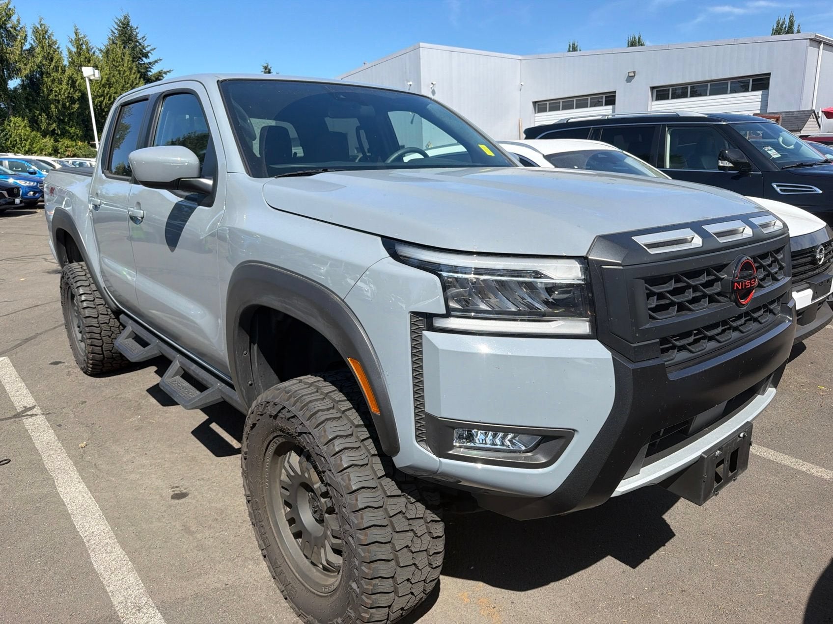  2025 Nissan Frontier PRO-4X Crew Cab 4WD   