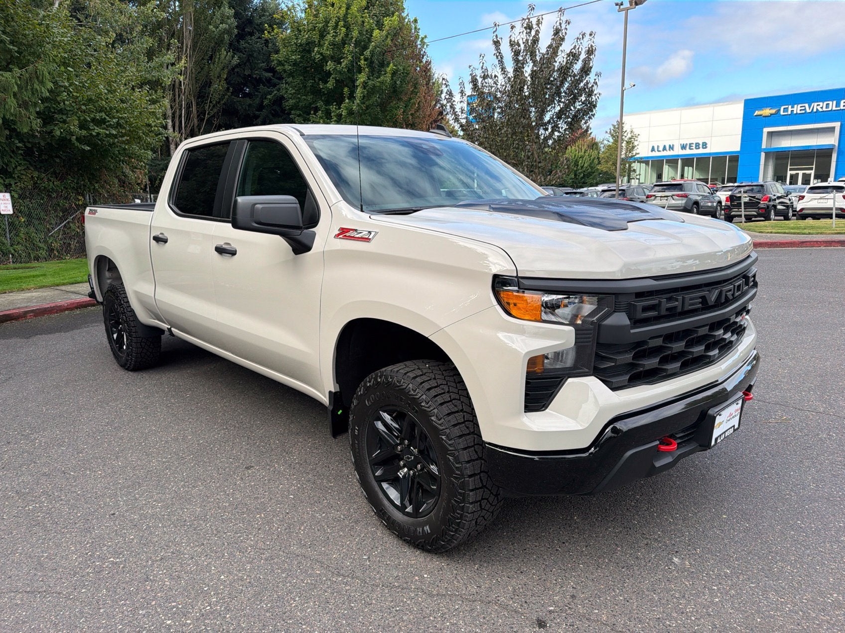 White Sands 2026 Chevrolet Silverado 1500 Pickup Truck Four-Wheel Drive Automatic