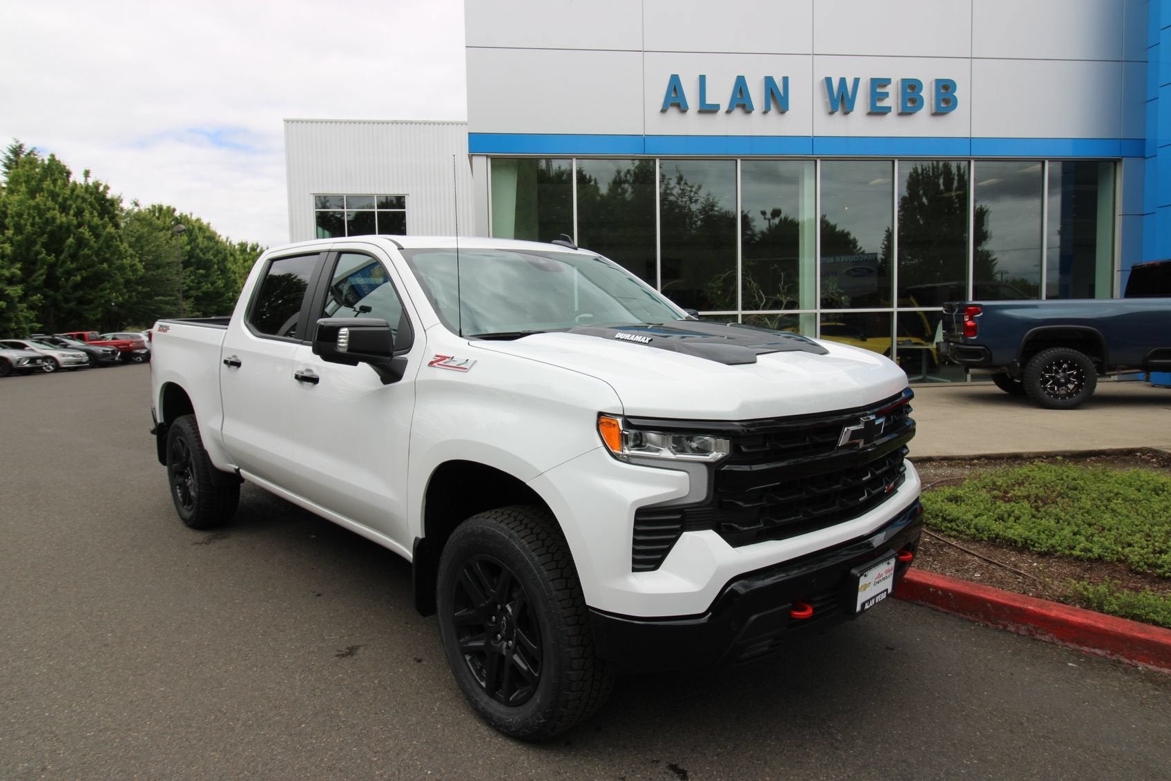 Summit White 2026 Chevrolet Silverado 1500 Pickup Truck Four-Wheel Drive Automatic