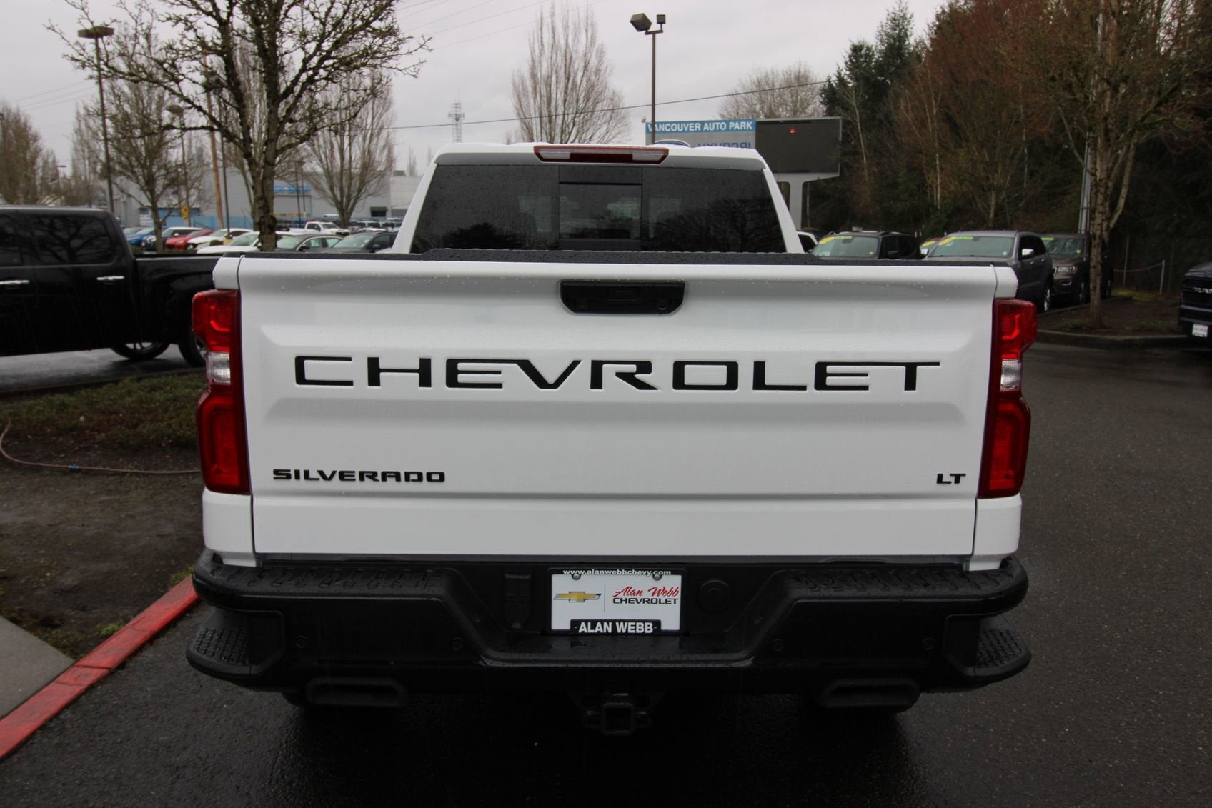 View vehicle photo 5