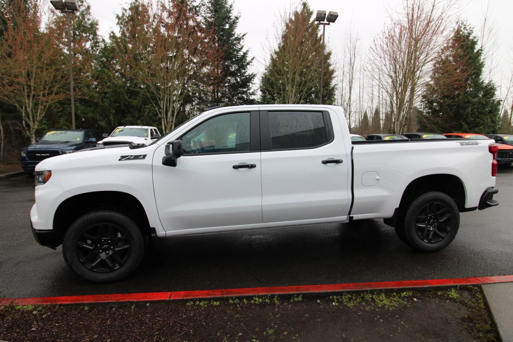 View vehicle photo 7