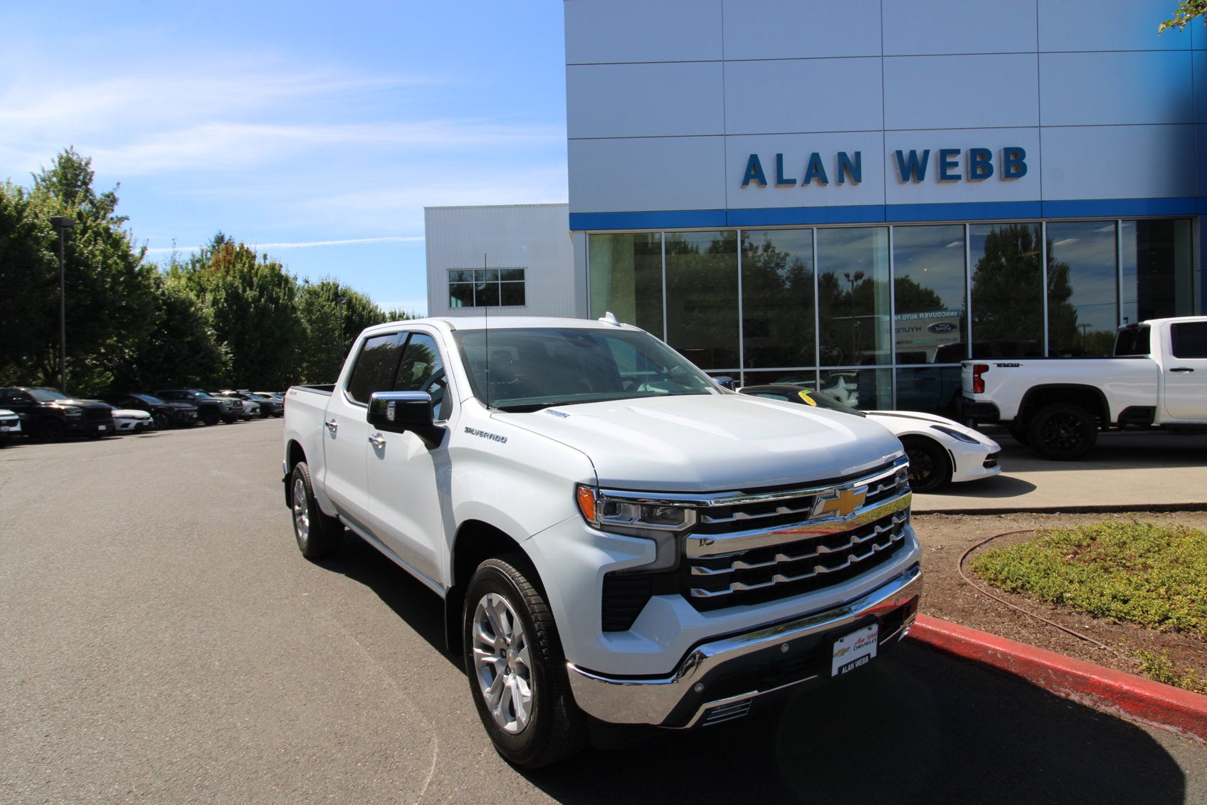 Polar White Tricoat 2026 Chevrolet Silverado 1500 Pickup Truck Four-Wheel Drive Automatic