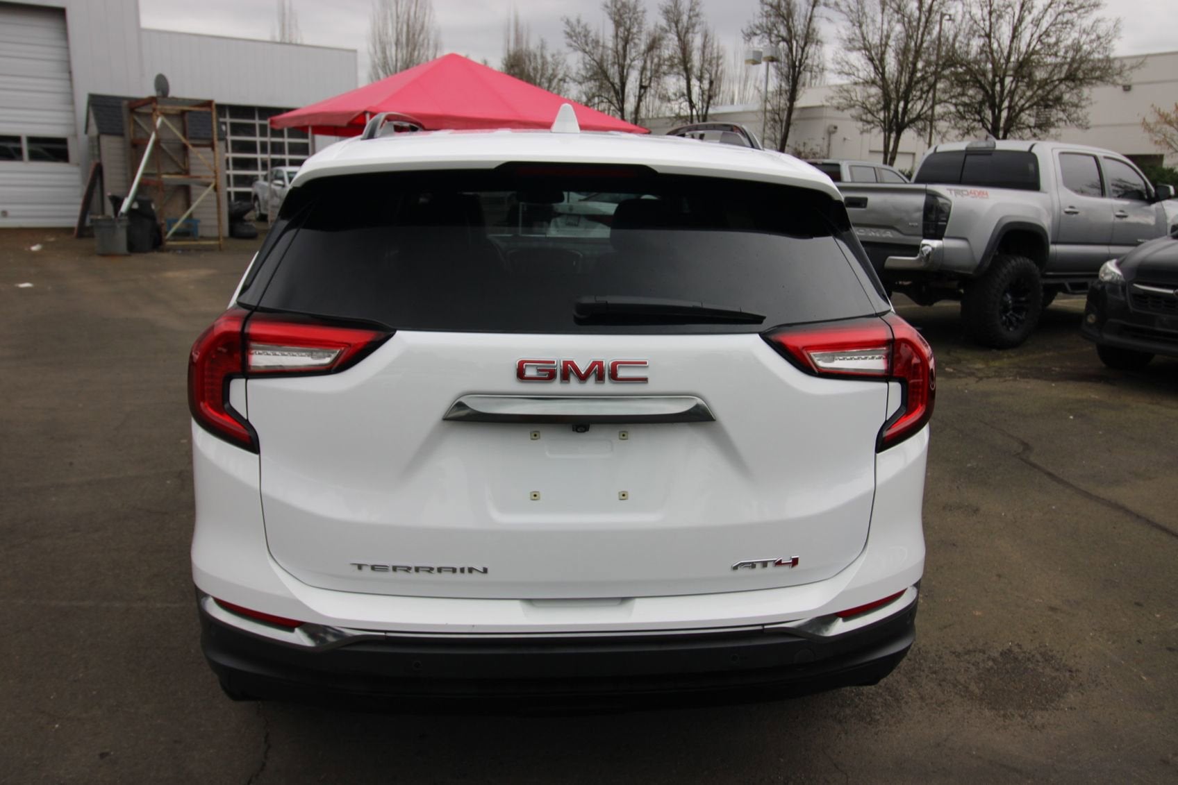 View vehicle photo 4