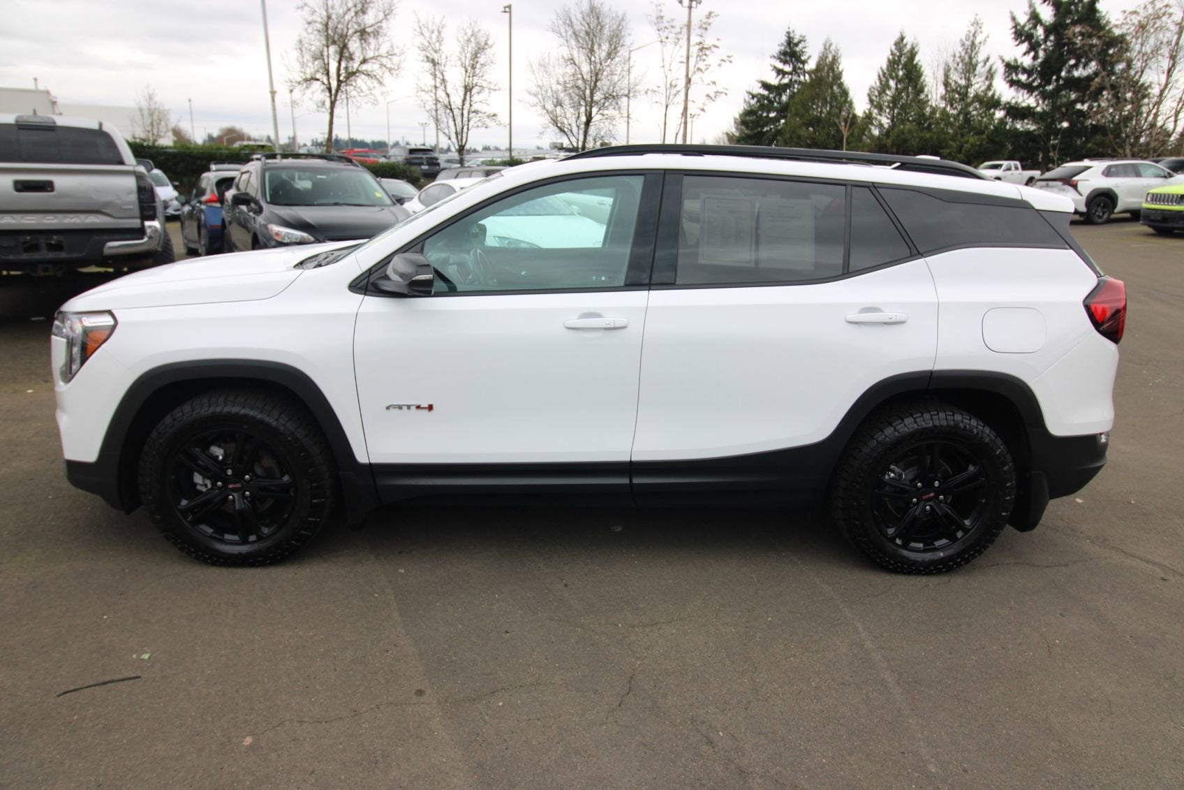 View vehicle photo 6