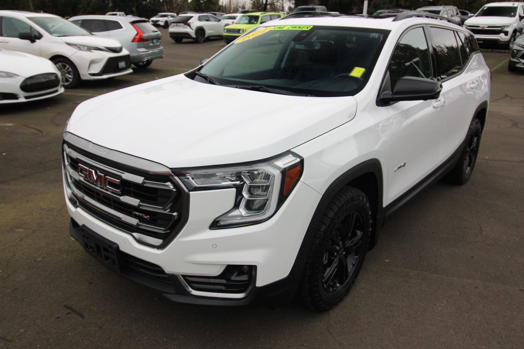 View vehicle photo 7