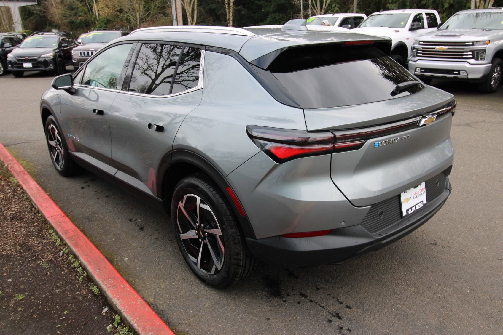 View vehicle photo 6