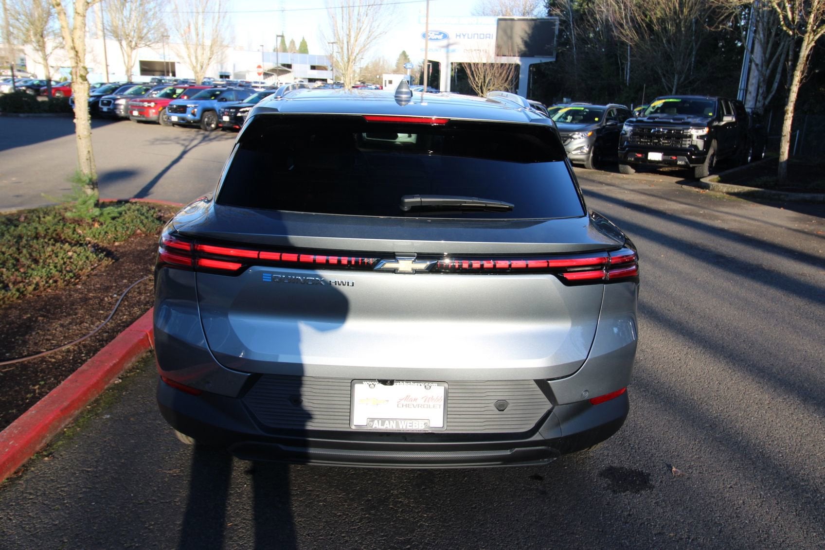 View vehicle photo 4