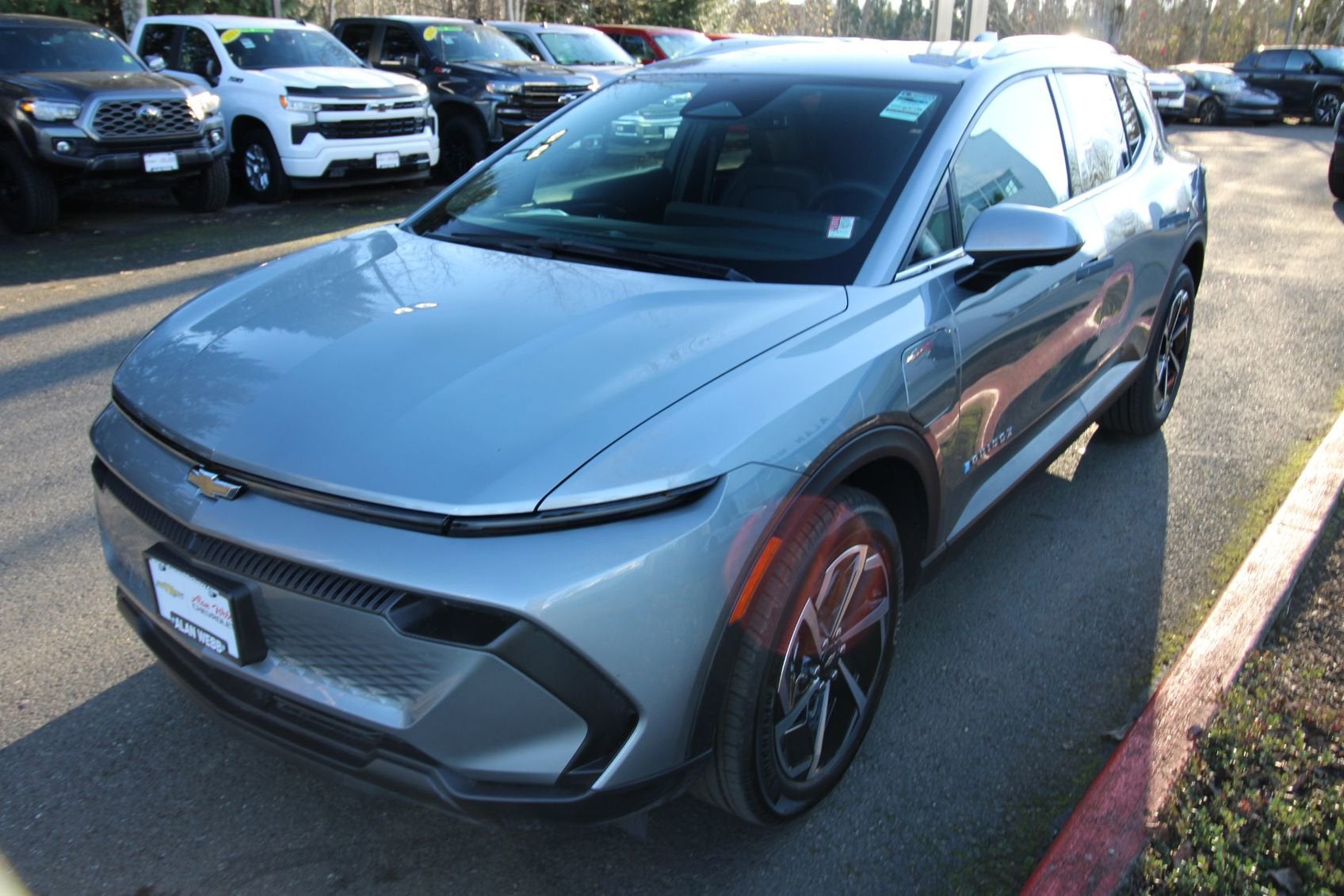 View vehicle photo 7