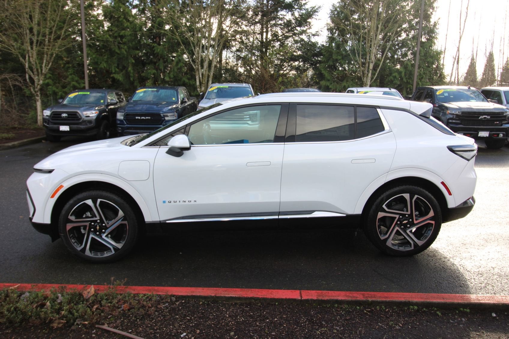 View vehicle photo 6