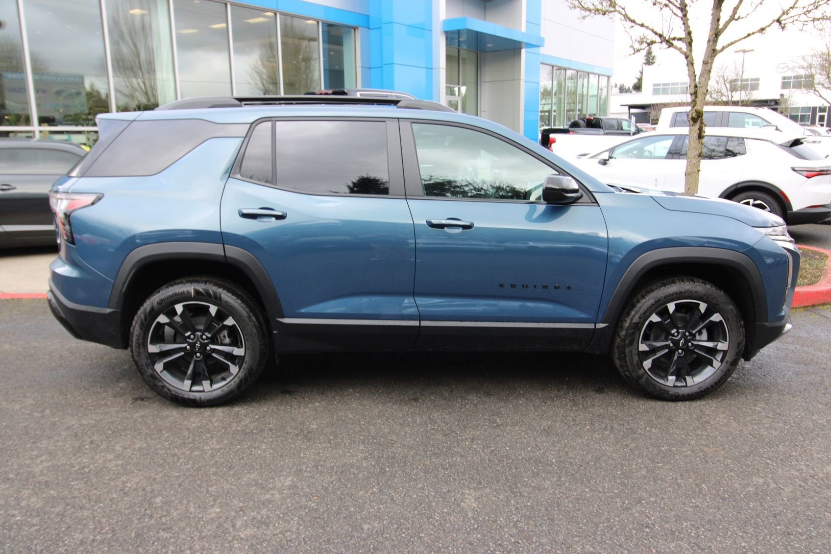 View vehicle photo 3