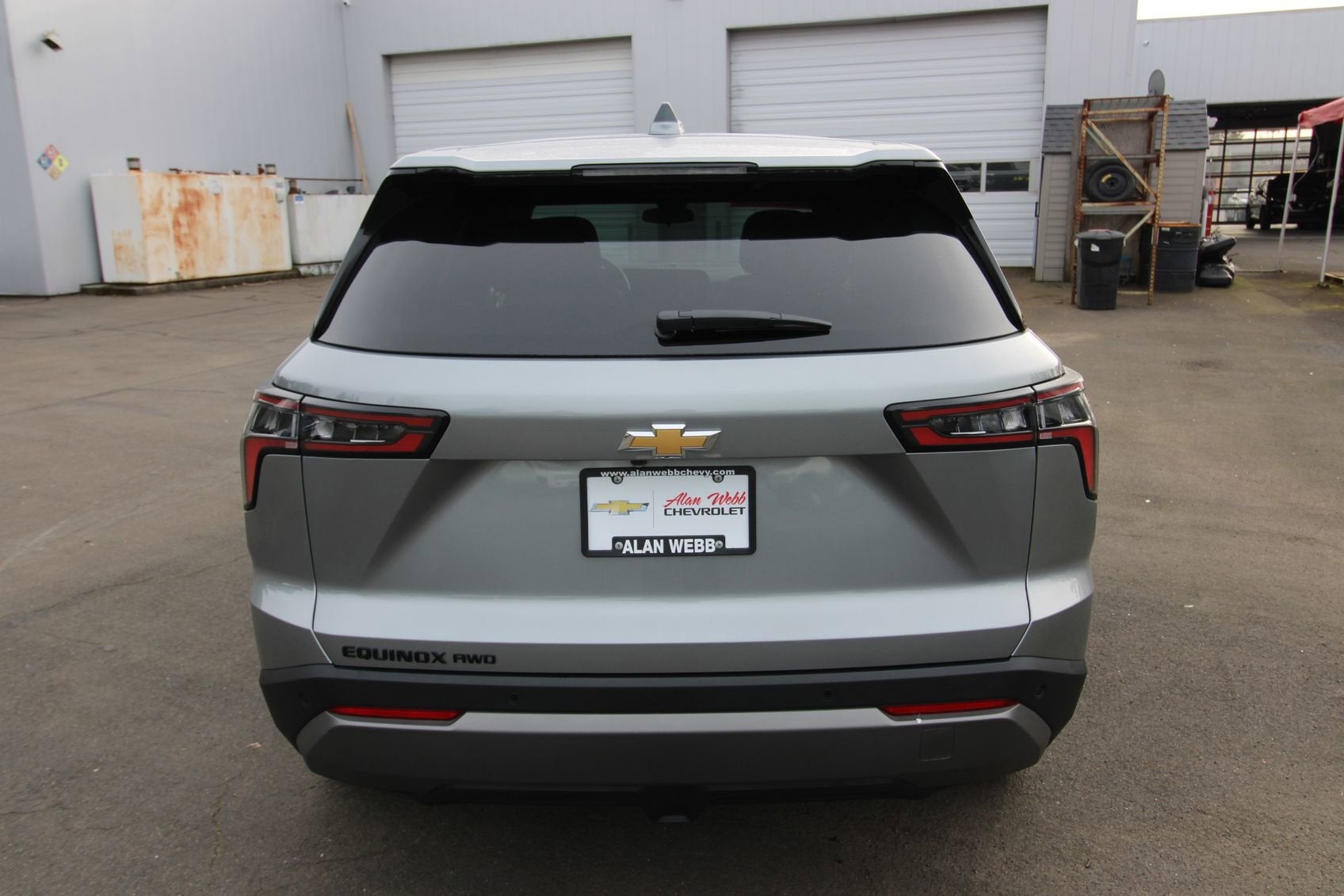 View vehicle photo 4