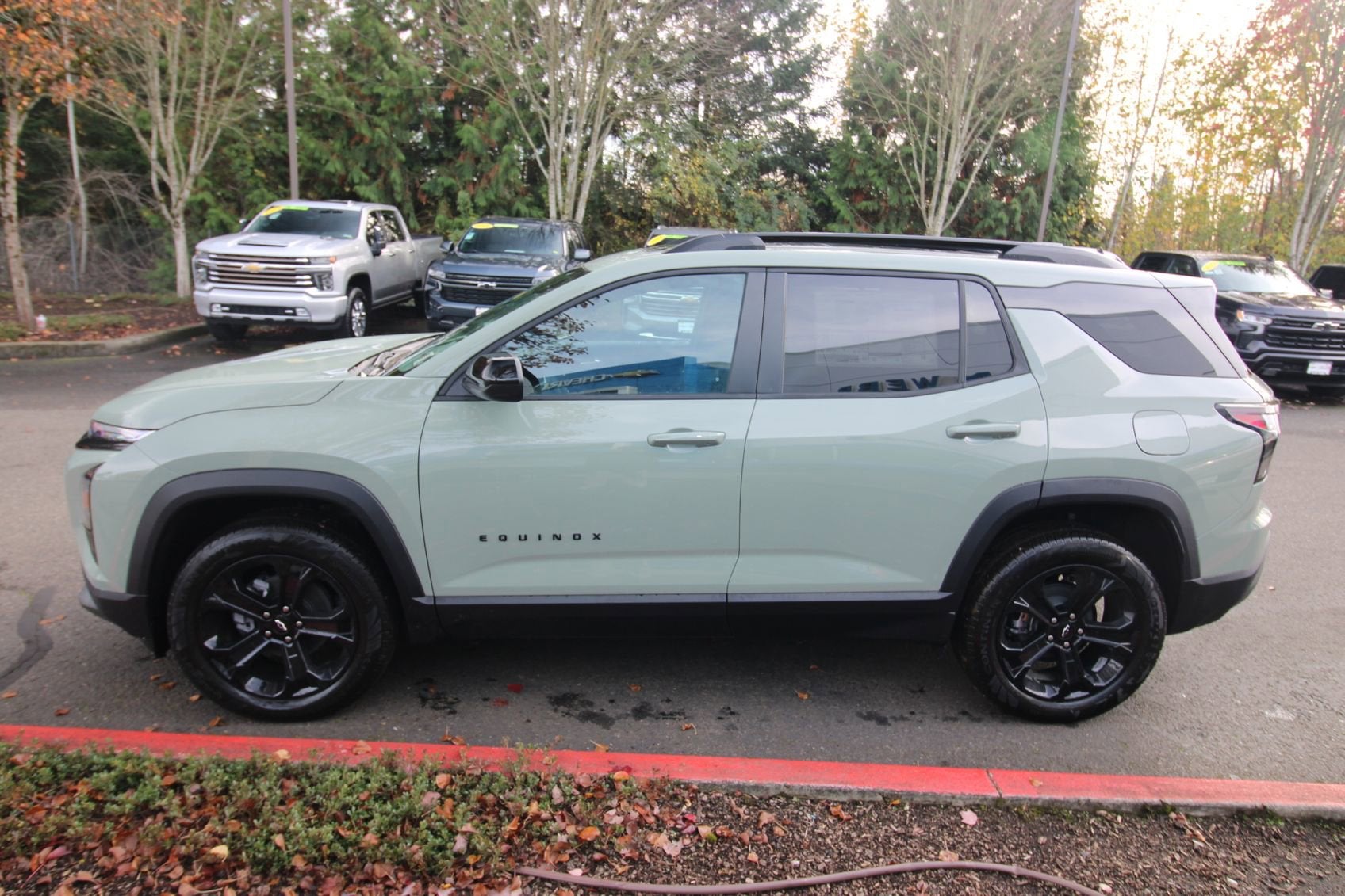 View vehicle photo 3