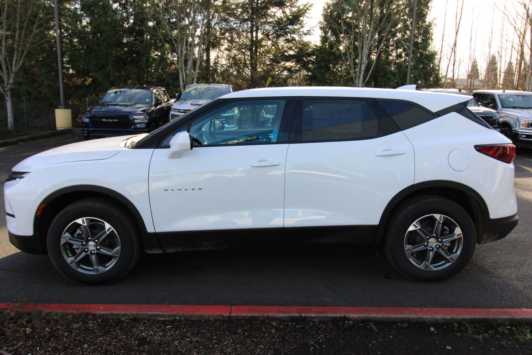 View vehicle photo 6