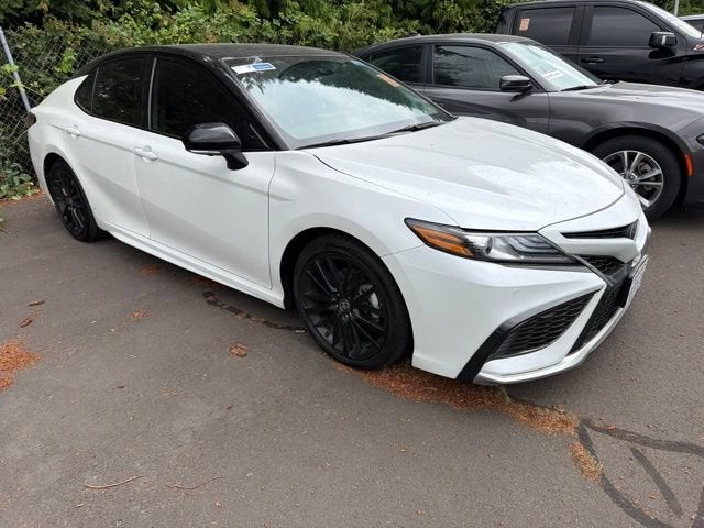 2024 Toyota Camry Negro Sedán Tracción delantera Automática